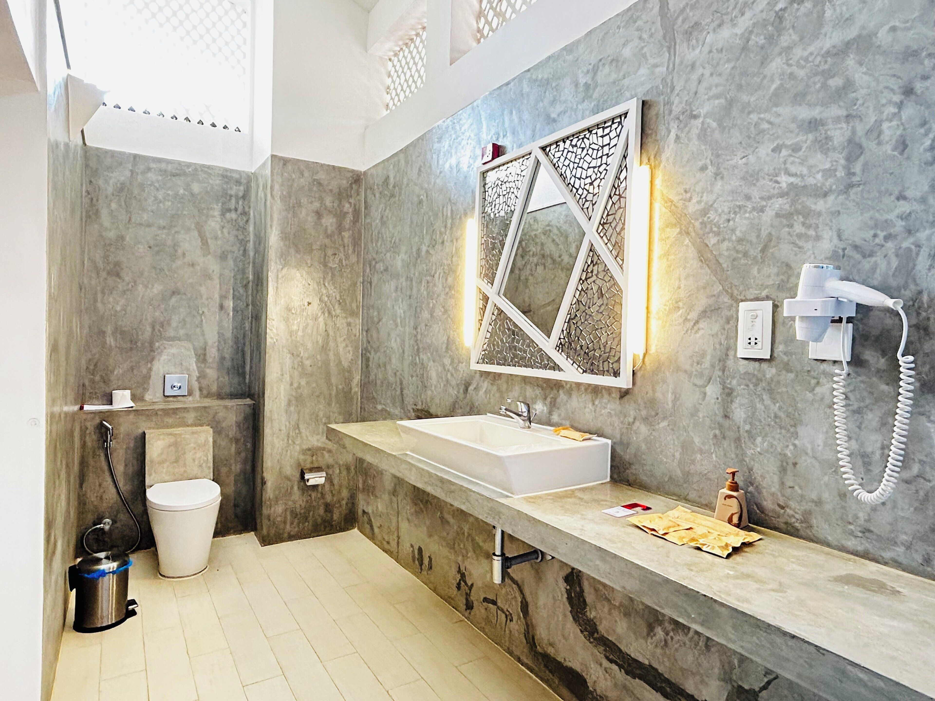 Trinco Blu by Cinnamon