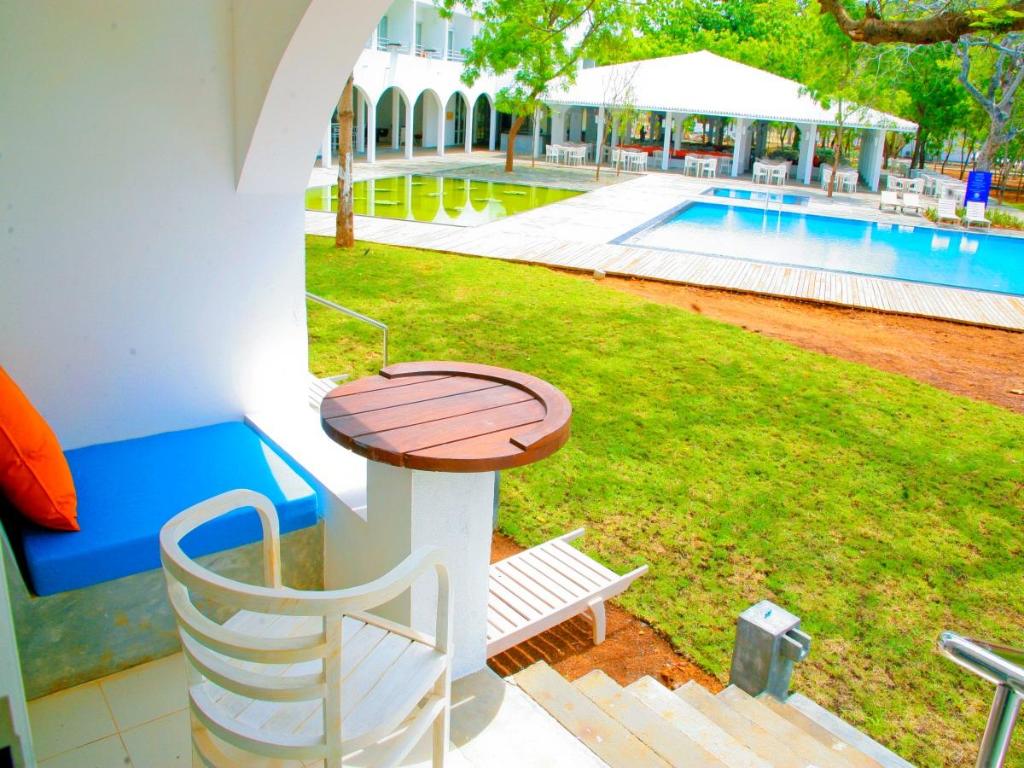 Trinco Blu by Cinnamon