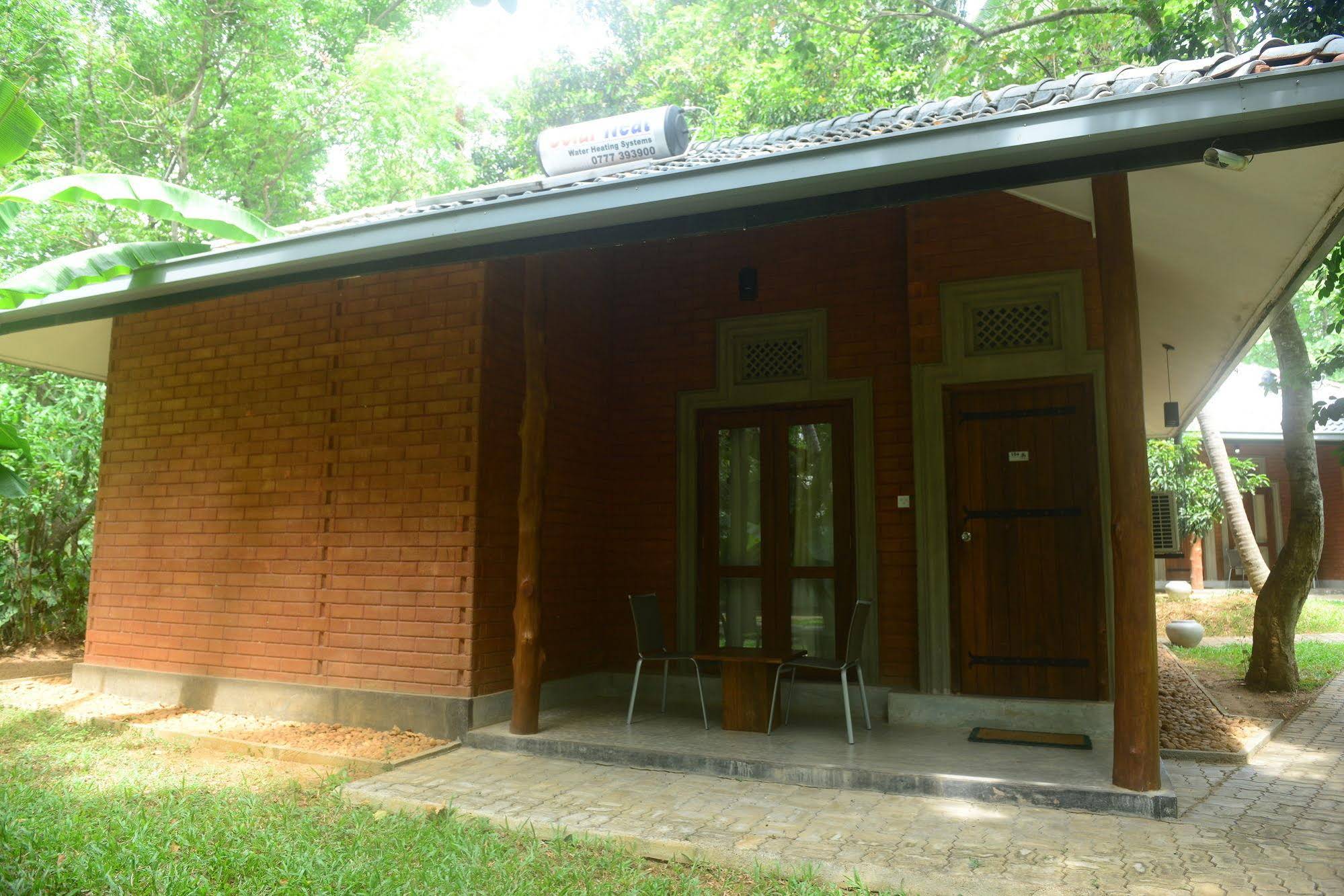 Nil Diya Mankada Safari Lodge