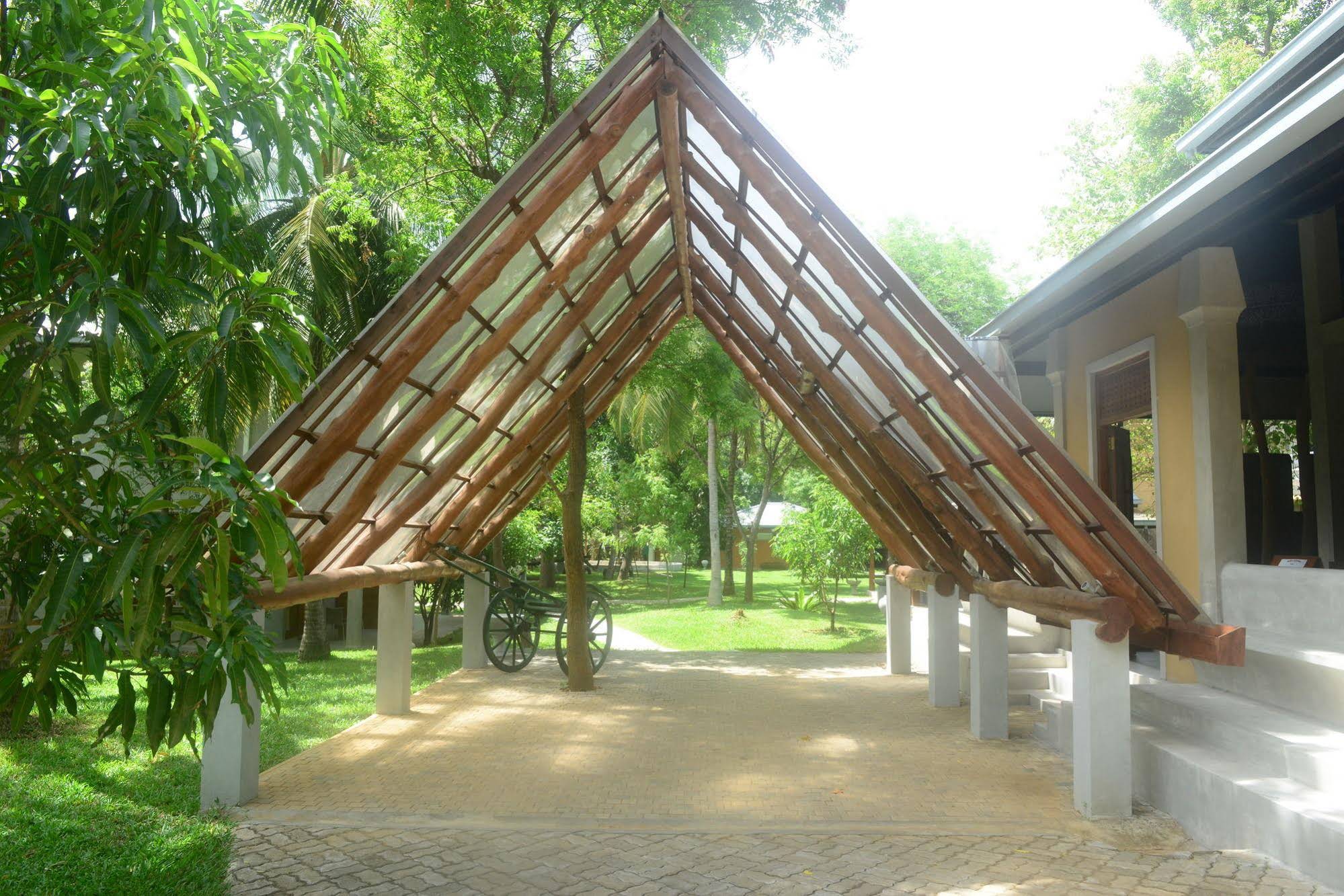 Nil Diya Mankada Safari Lodge