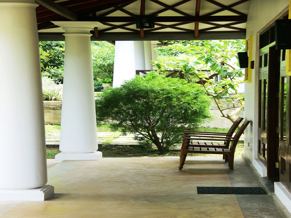 Fort Edge Retreat