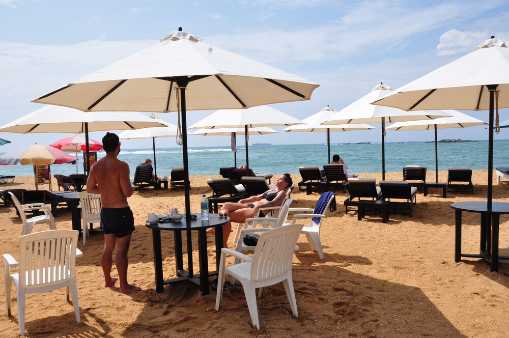 Surf Una Beach Hotel