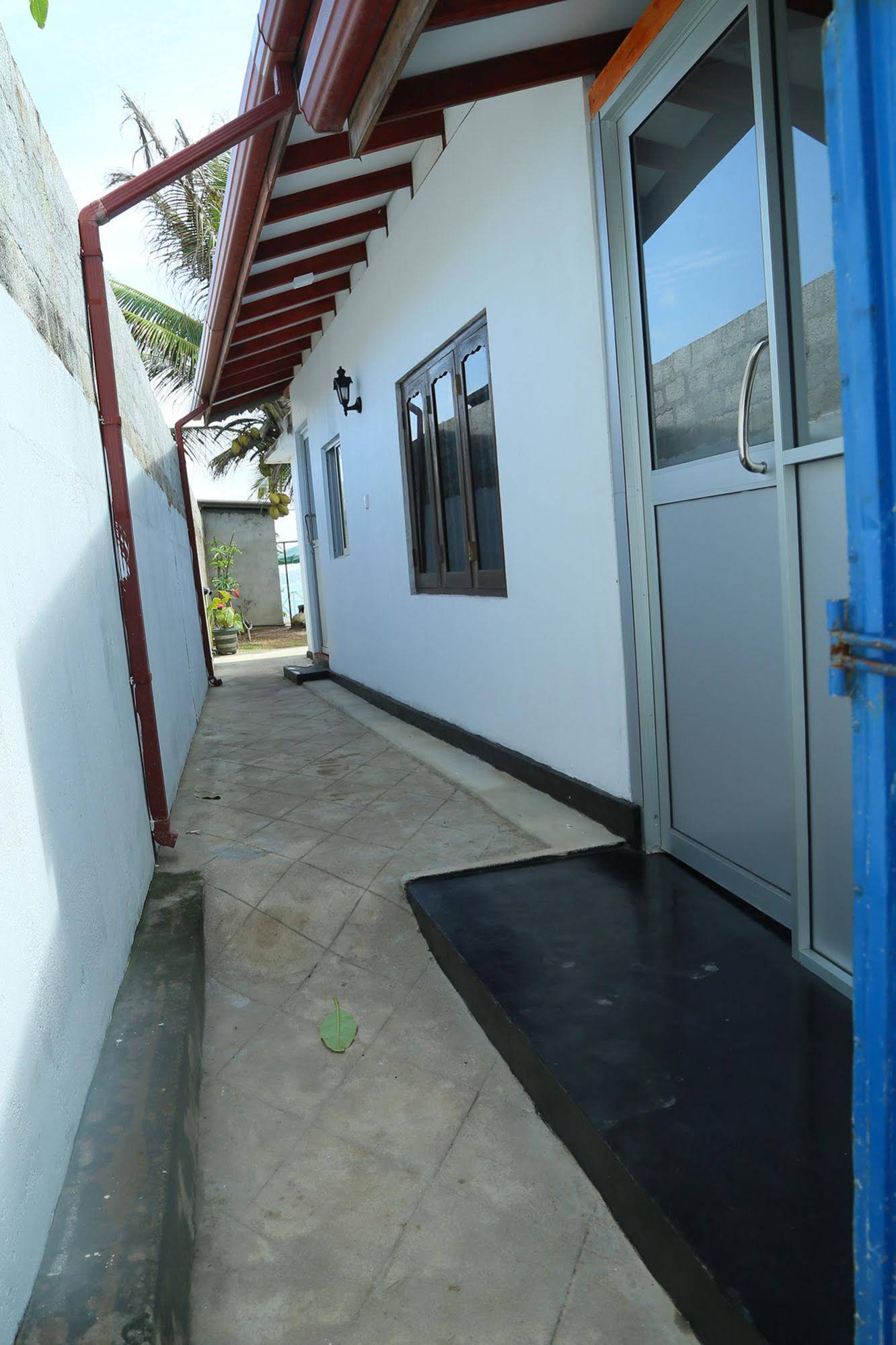Dinsara Pearl Villa