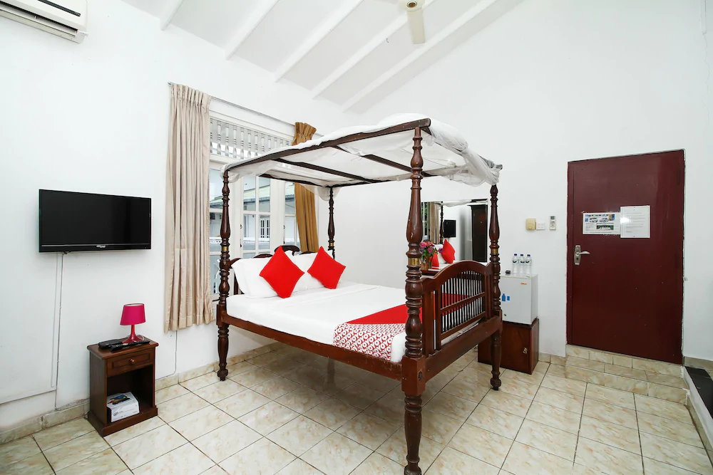 Hotel Empryean by OYO Rooms