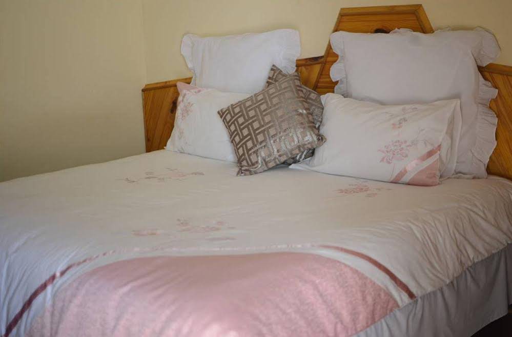 Molengoane Lodge