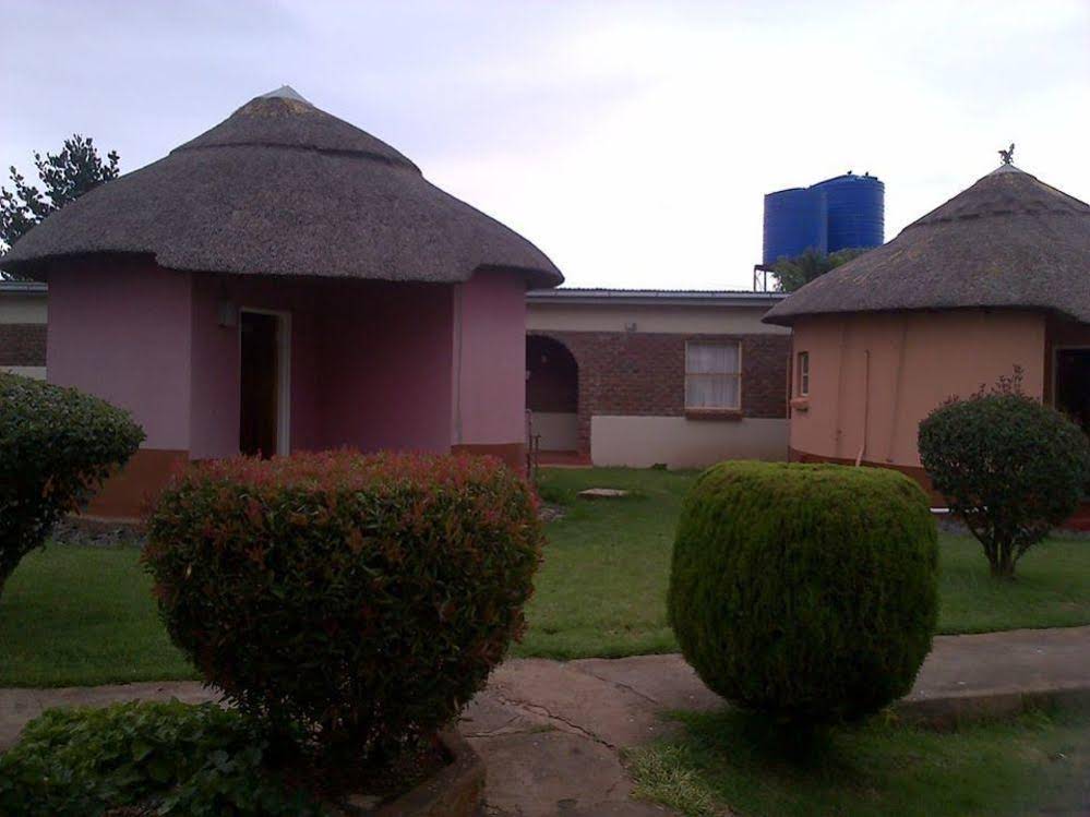 Molengoane Lodge