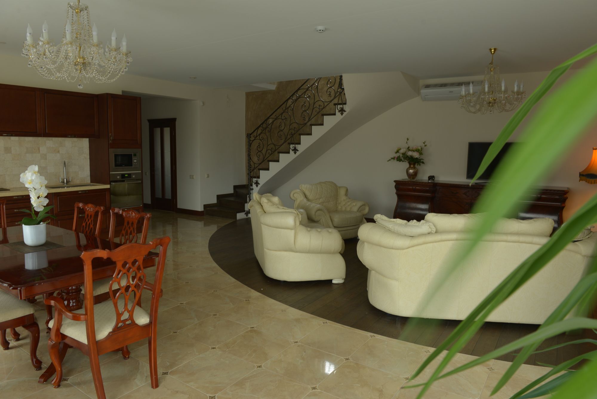 Mega House