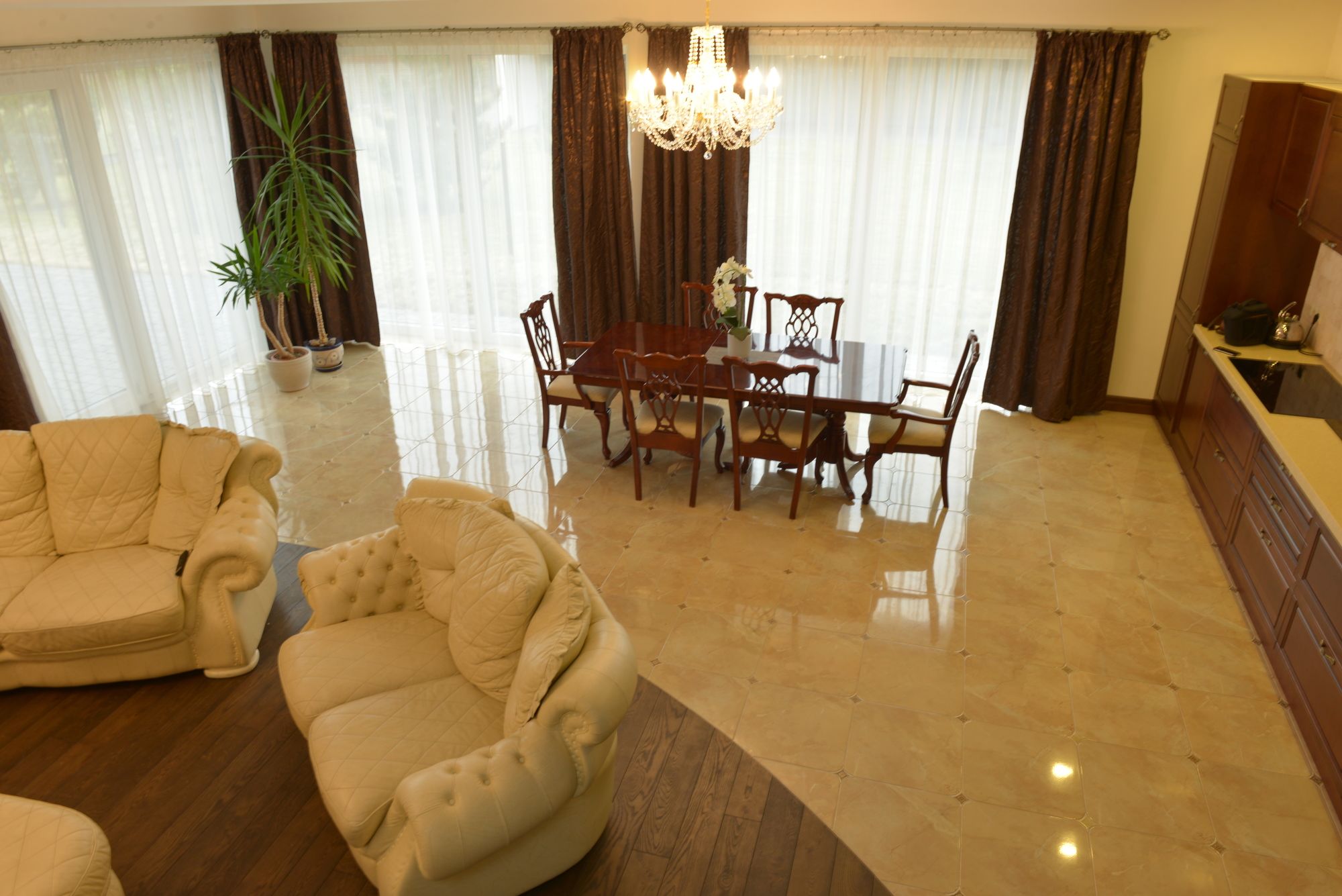 Mega House