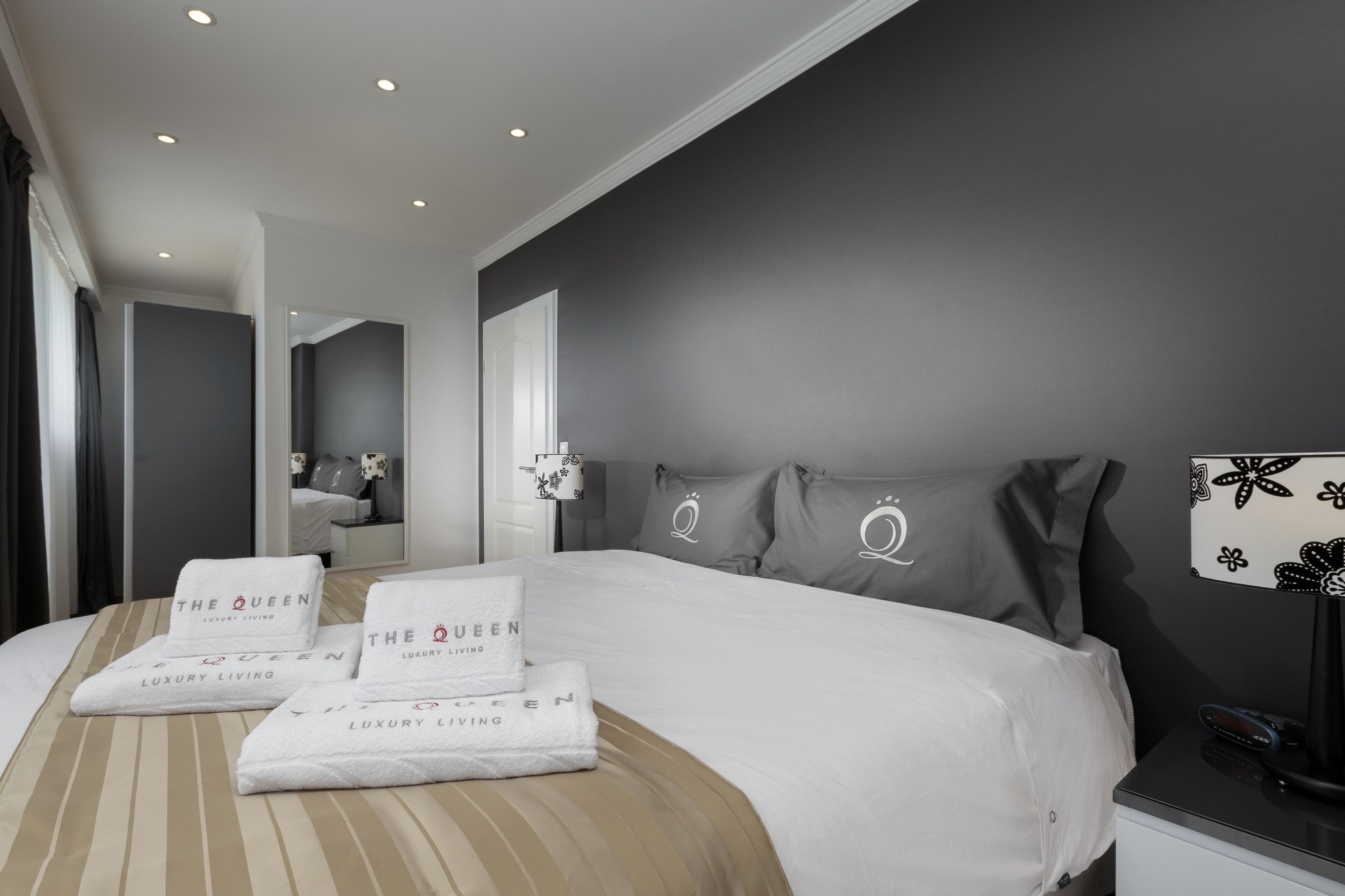 The Queen Luxury Serviced Apartments - Villa Fiorita Apartments
