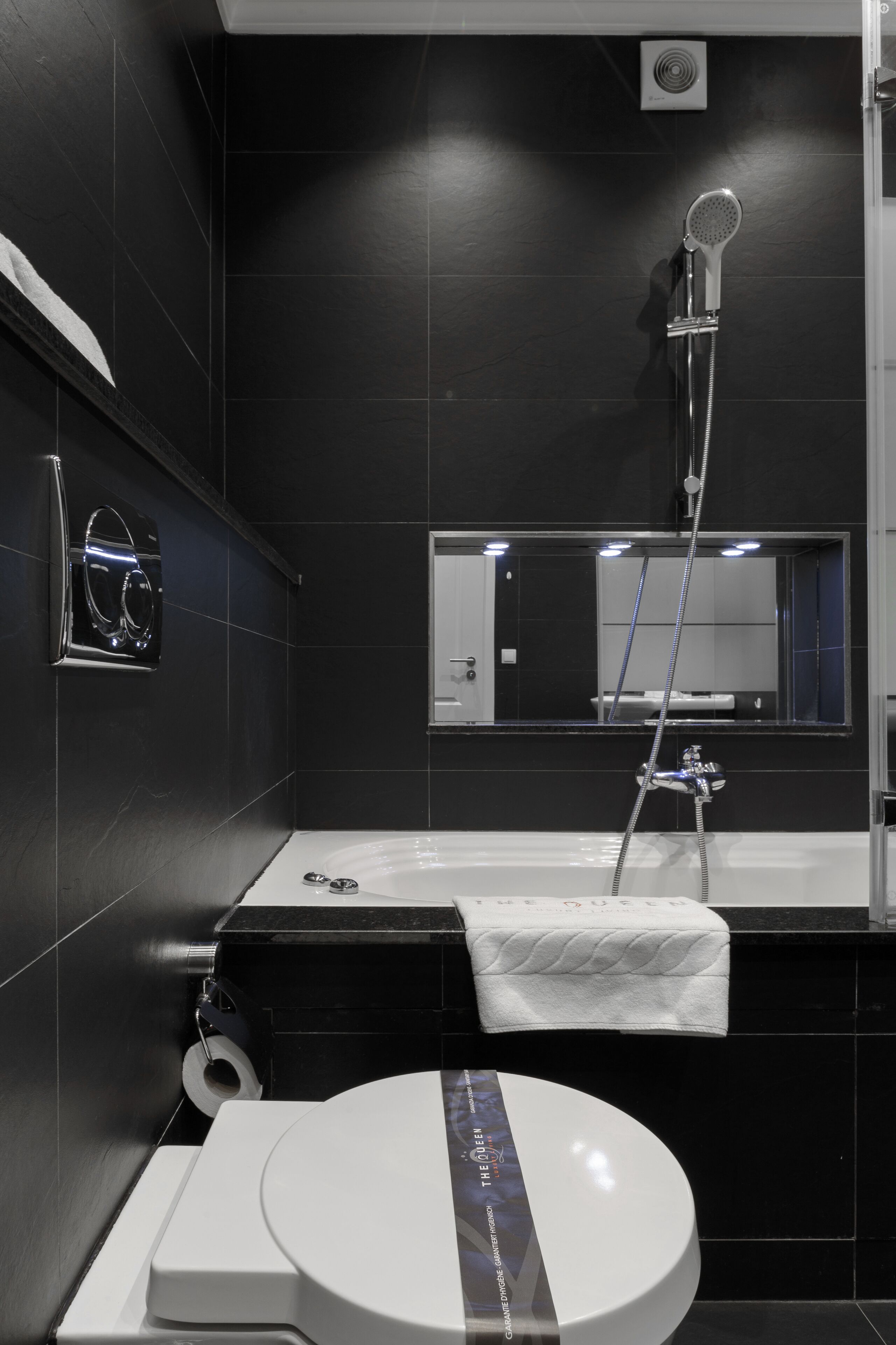 The Queen Luxury Serviced Apartments - Villa Fiorita Apartments