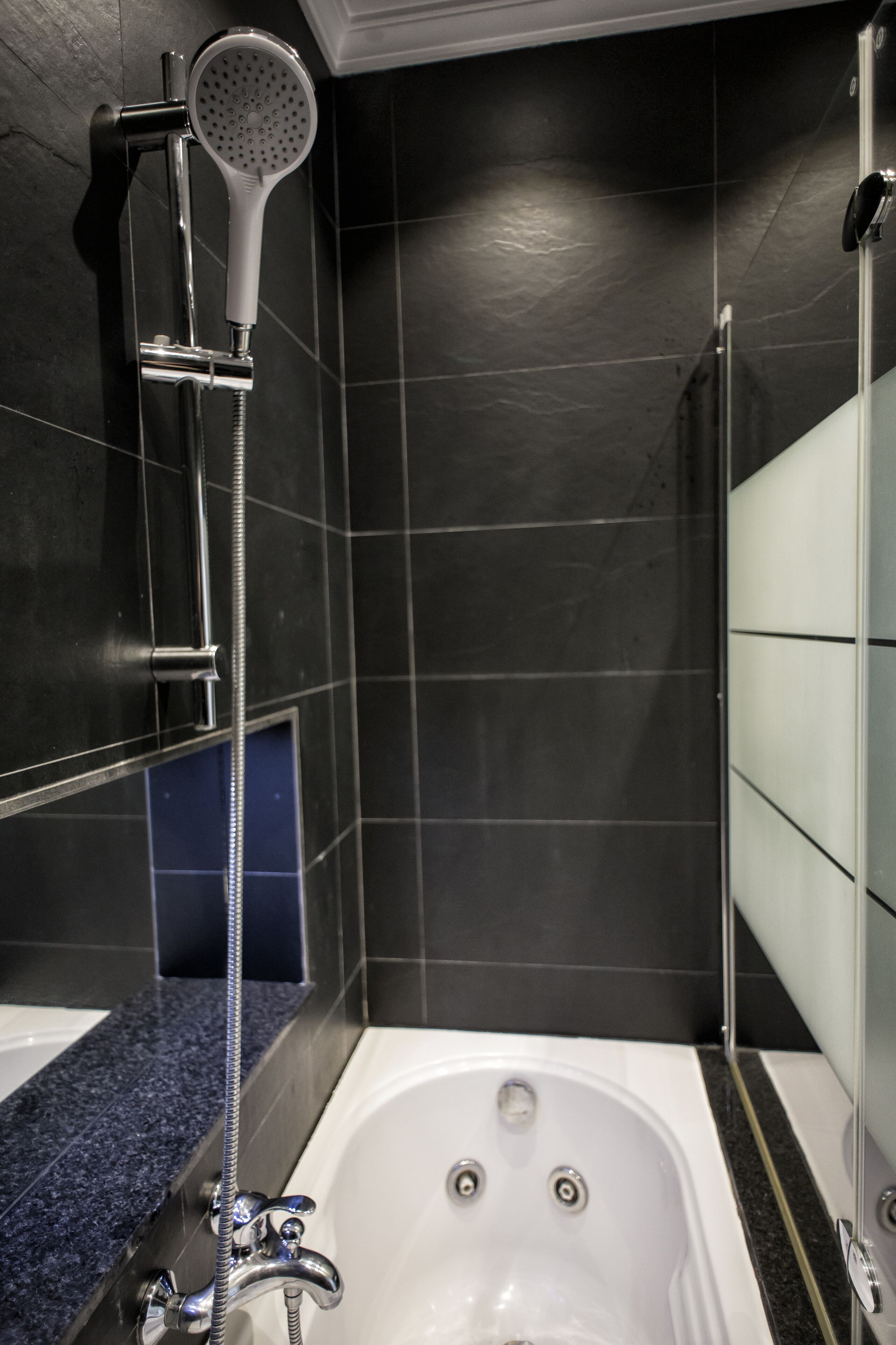 The Queen Luxury Serviced Apartments - Villa Fiorita Apartments