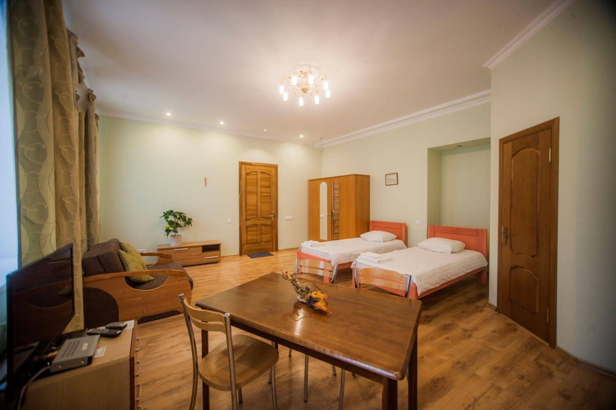 Biplan Guest House Aleksandria