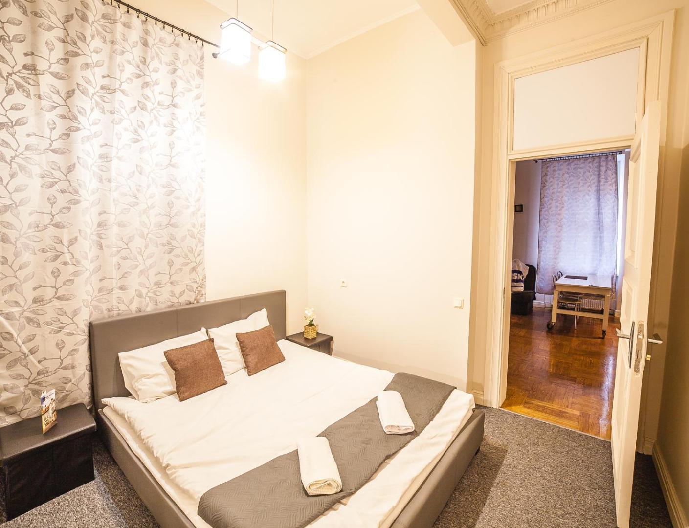 Mosaic Center Apartments