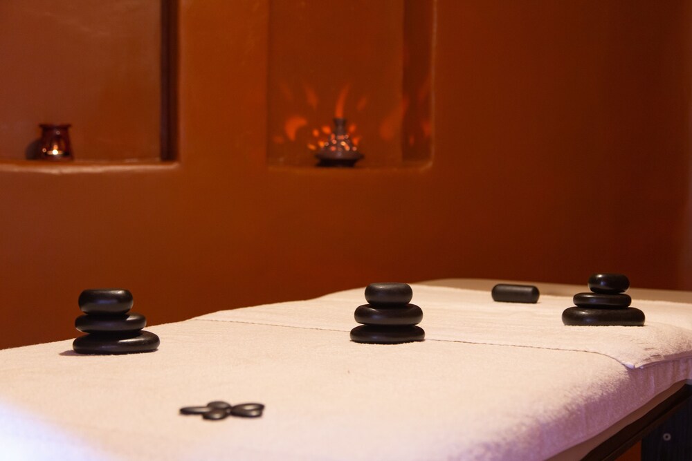 Borjs Hotel Suites & SPA
