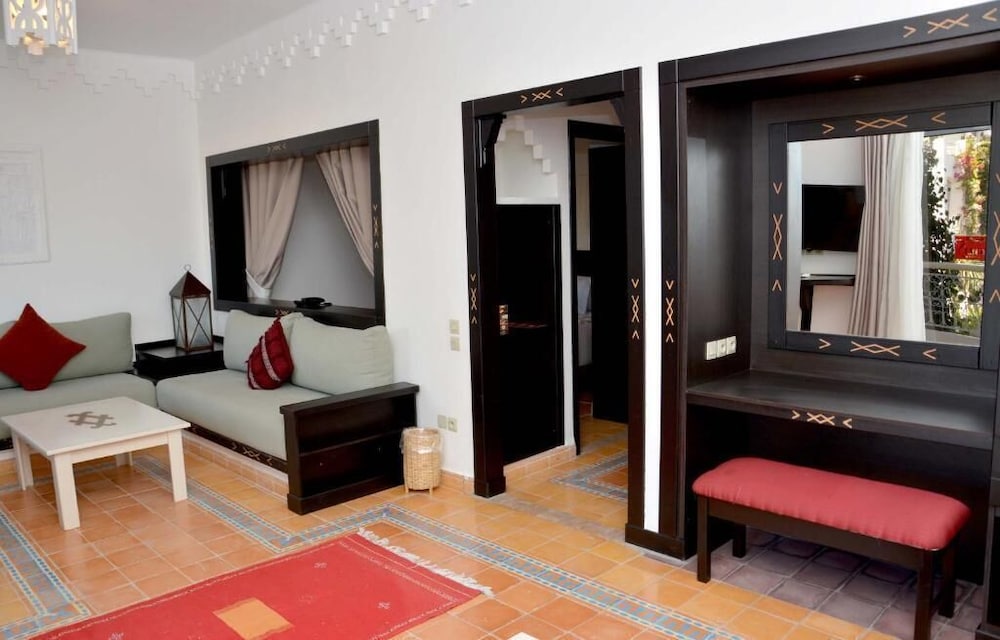 Borjs Hotel Suites & SPA