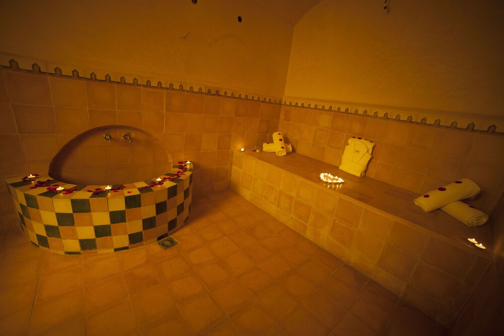 Borjs Hotel Suites & SPA