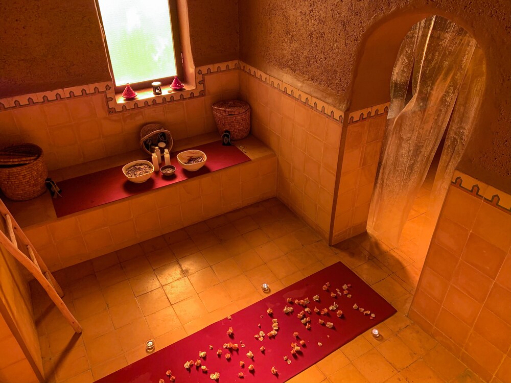 Borjs Hotel Suites & SPA