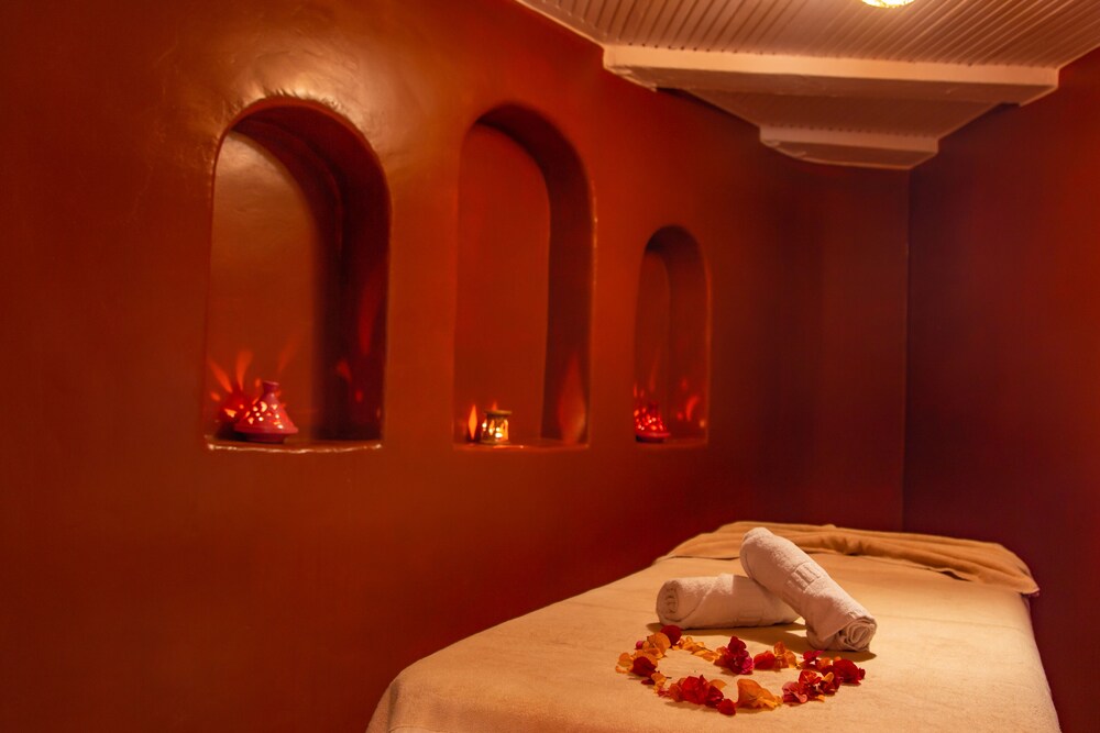 Borjs Hotel Suites & SPA