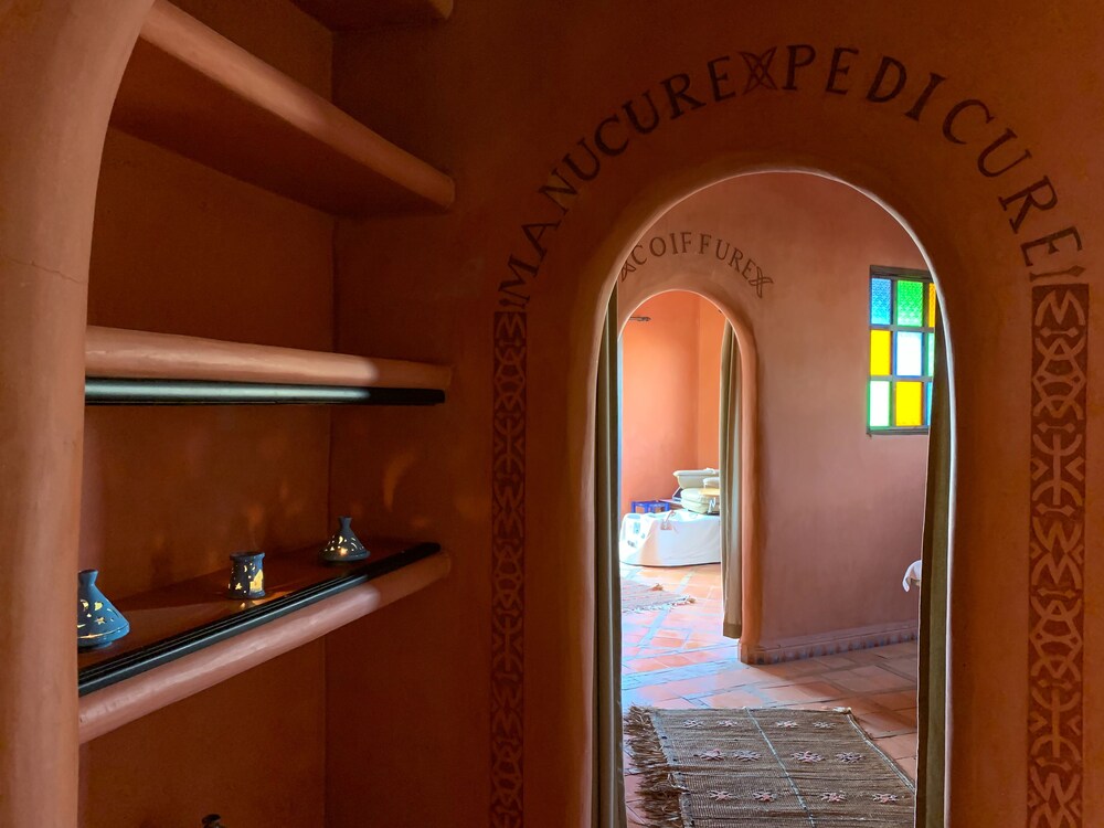 Borjs Hotel Suites & SPA