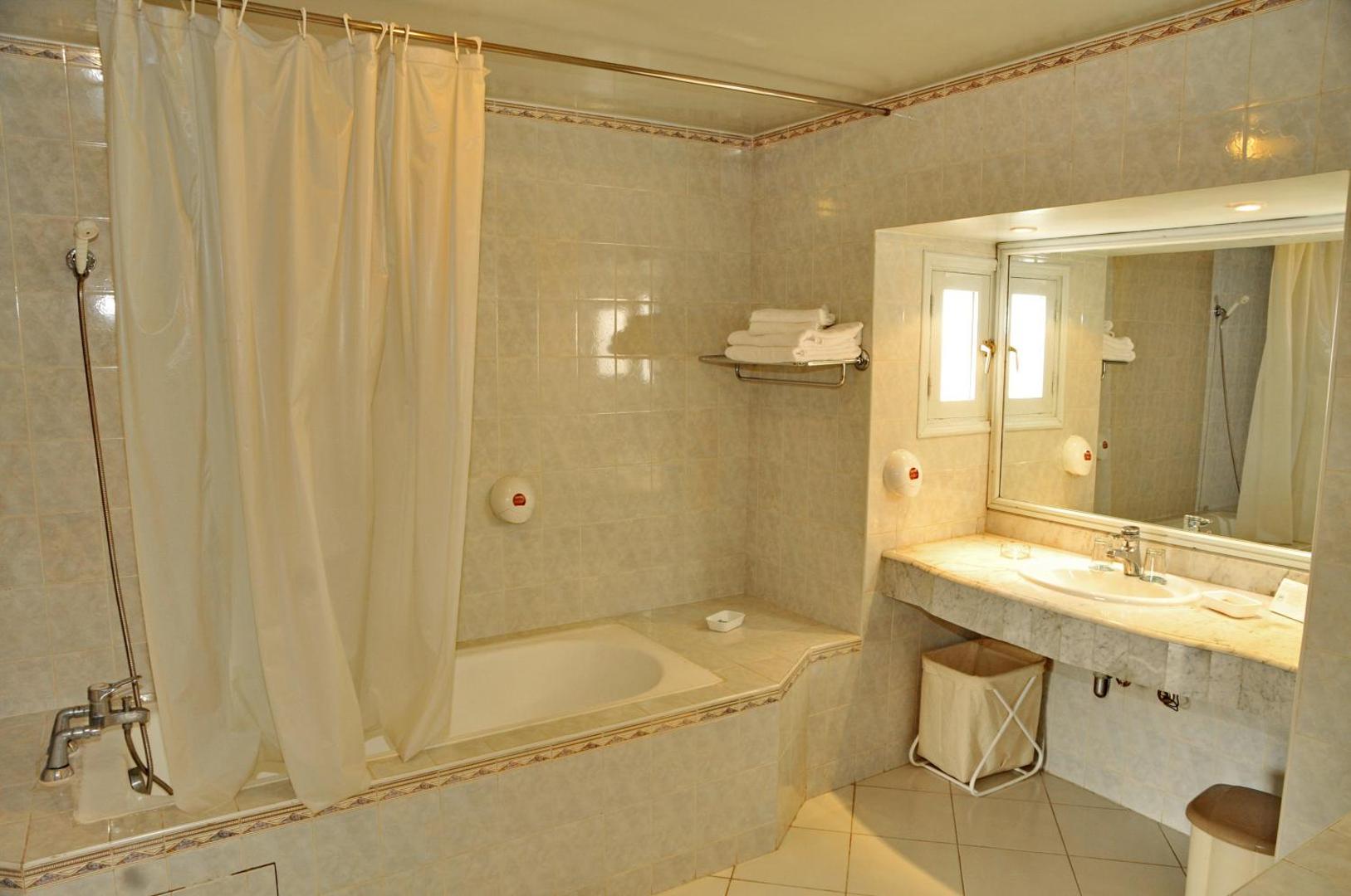 Hotel El Pueblo Tamlelt