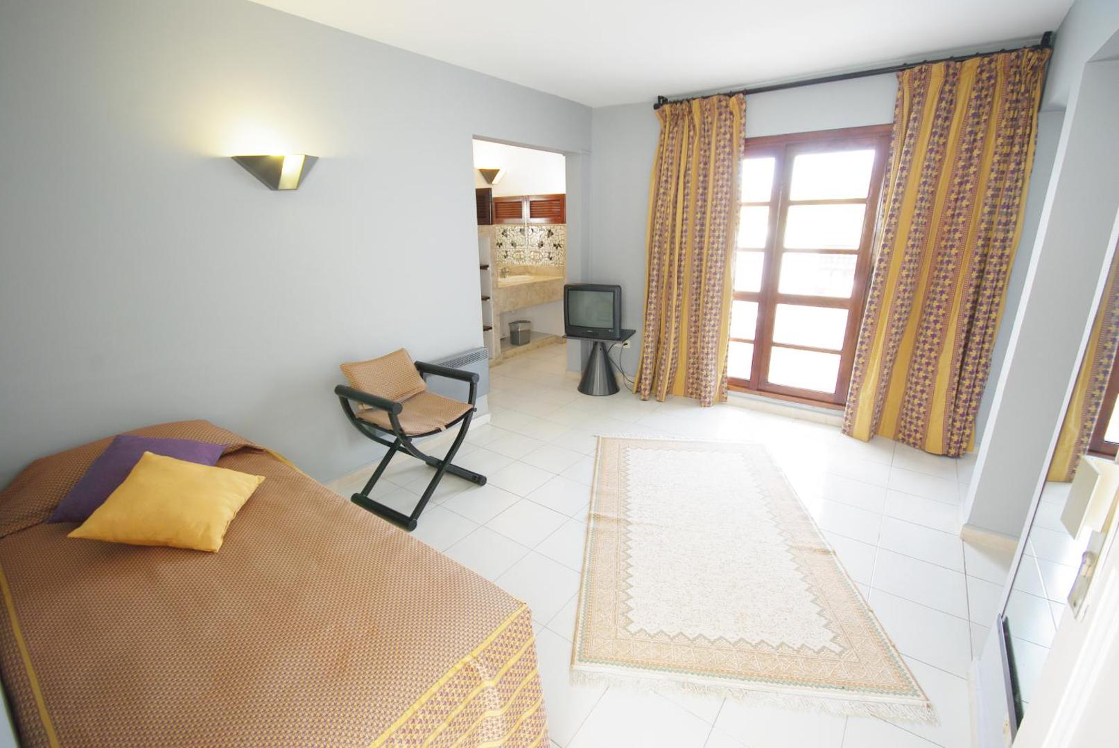 Hotel El Pueblo Tamlelt