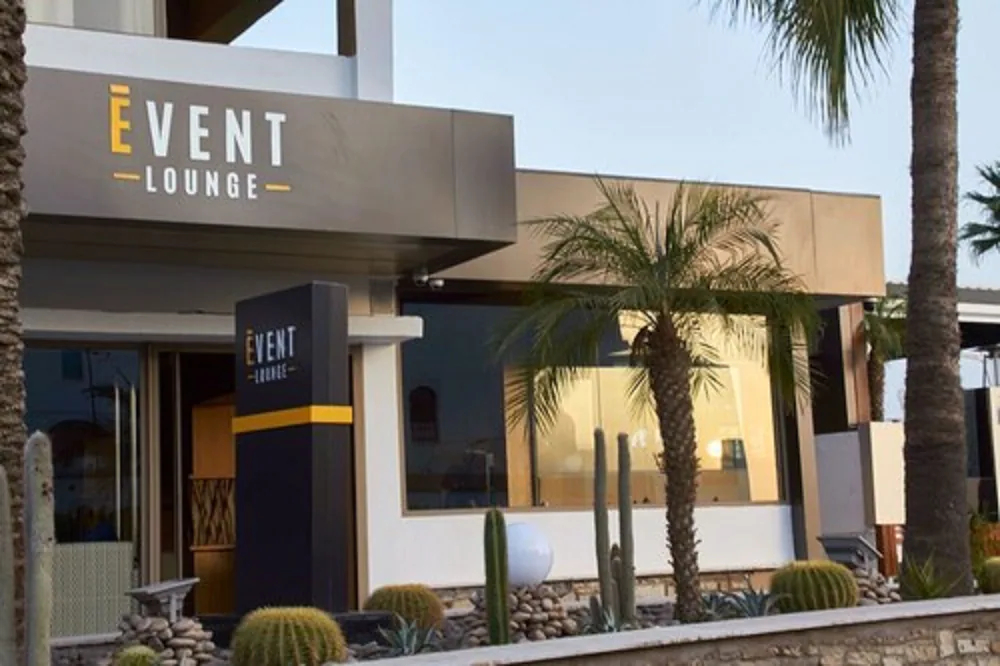 Mabrouk Hotel & Suites