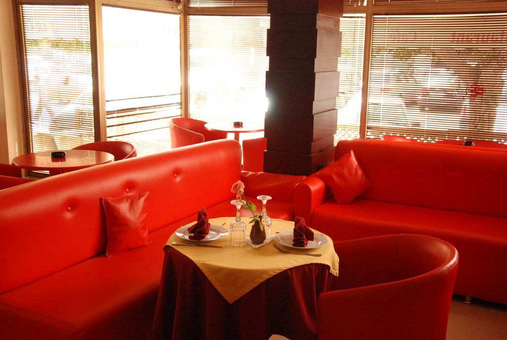 New Farah Hotel