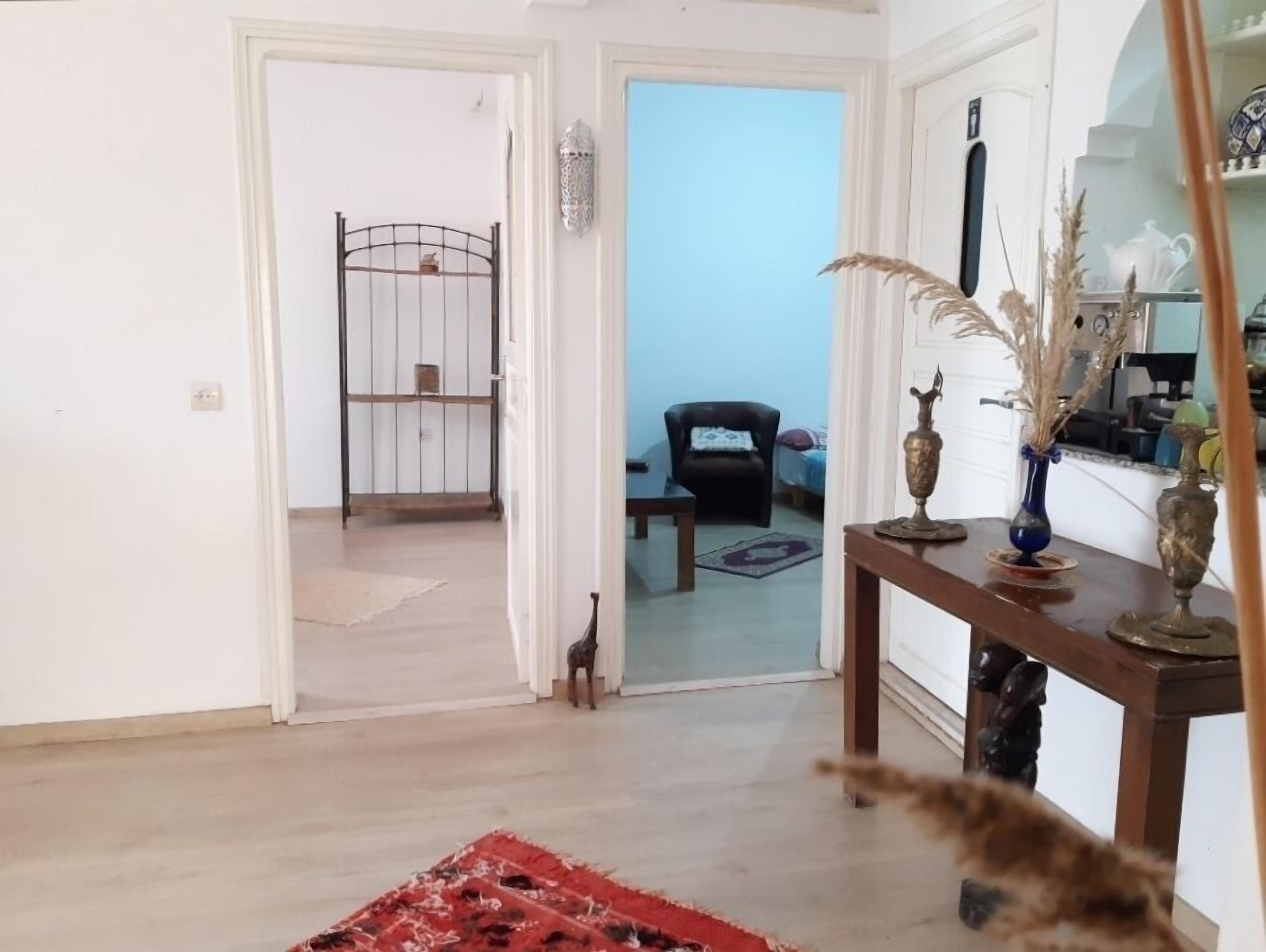Cozy White House - Hostel