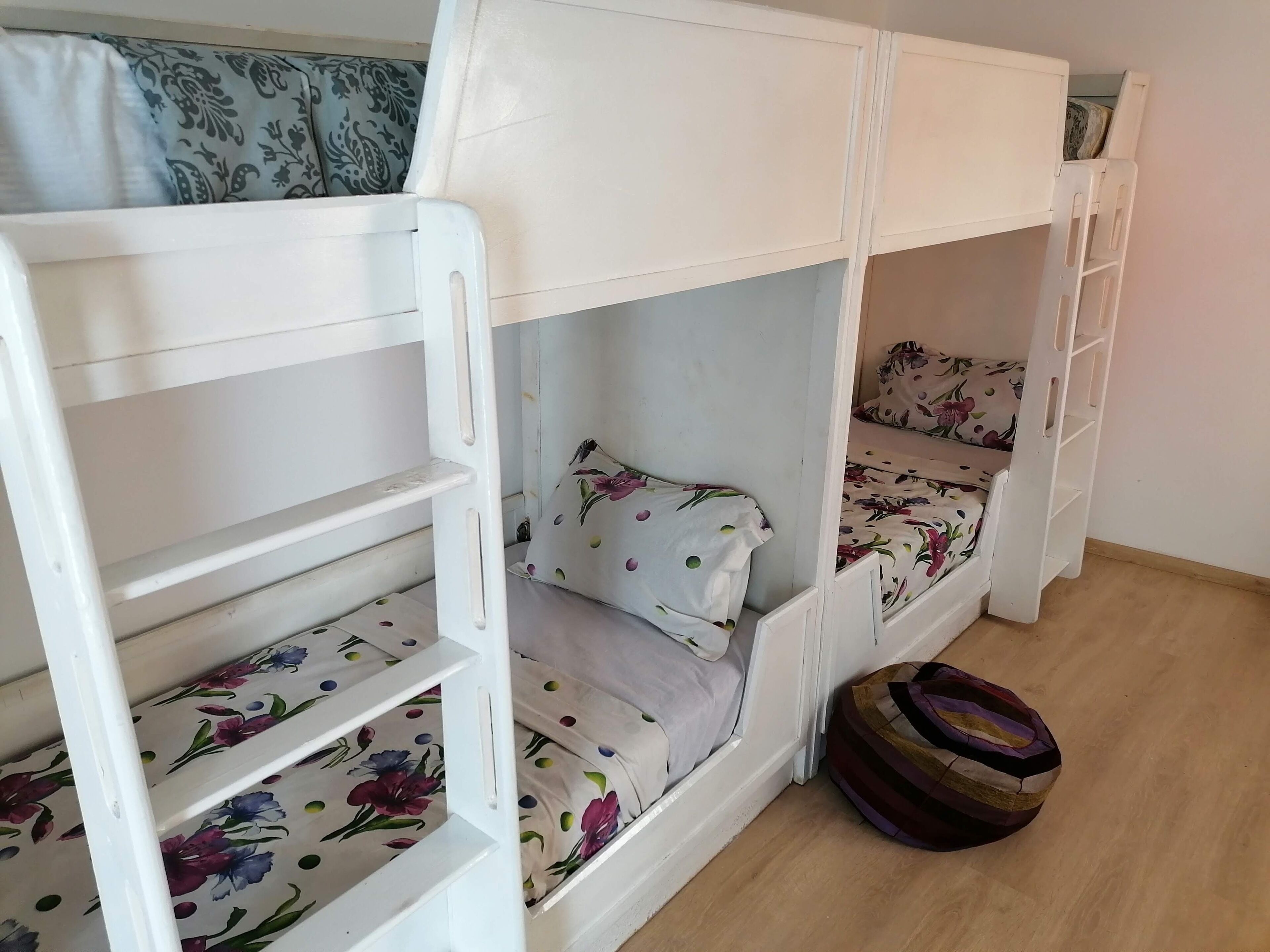 Cozy White House - Hostel