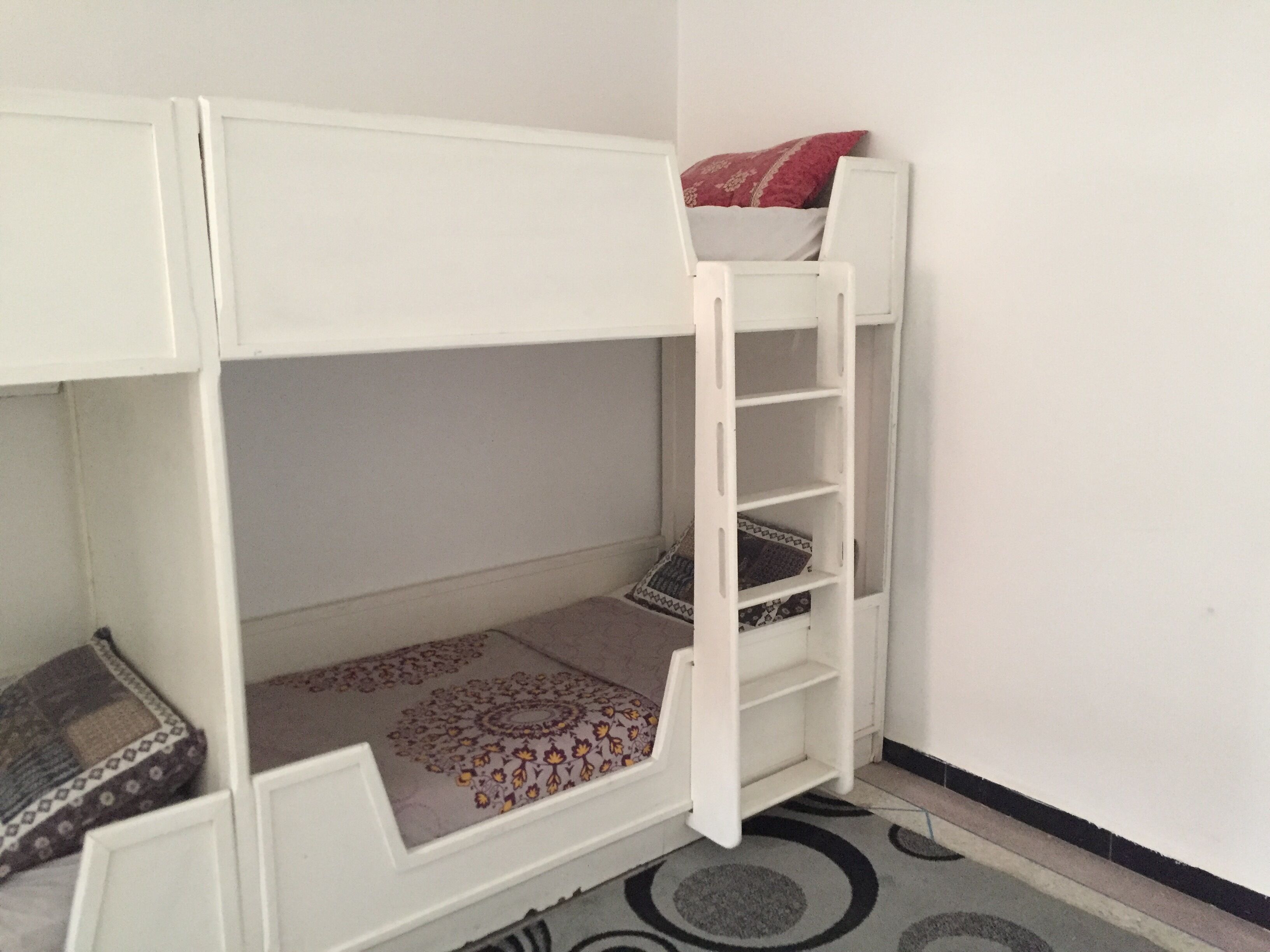 Cozy White House - Hostel
