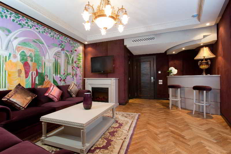 Art Palace Suites & Spa