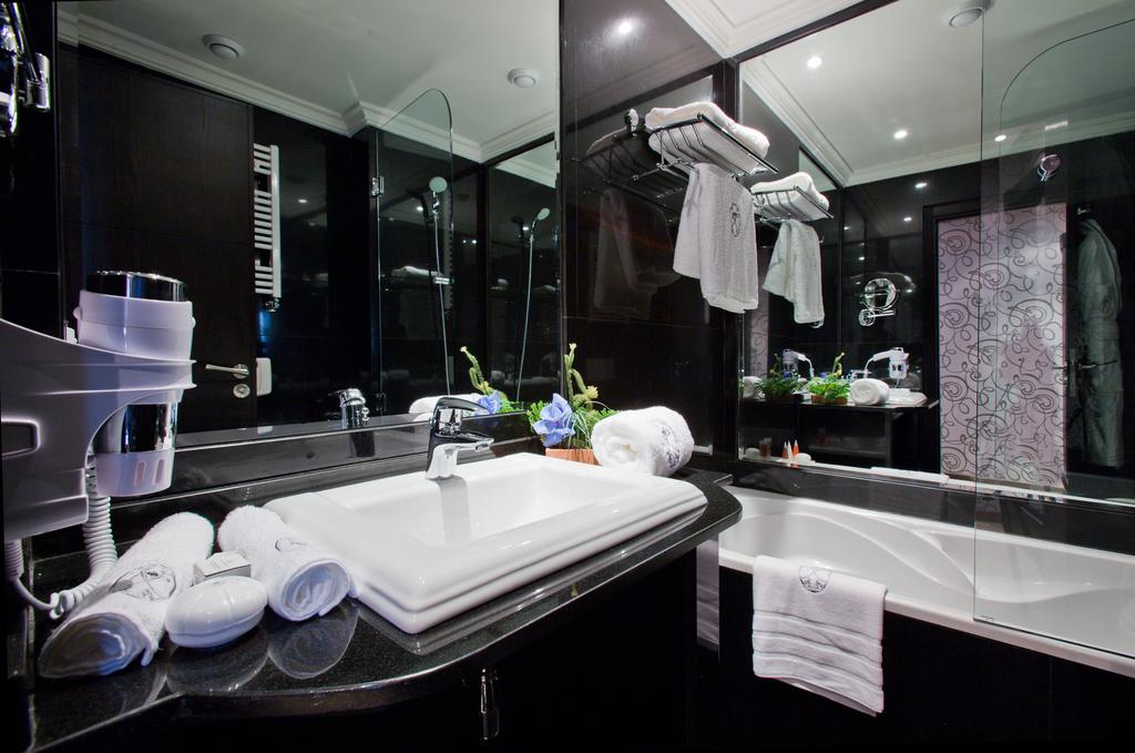 Art Palace Suites & Spa