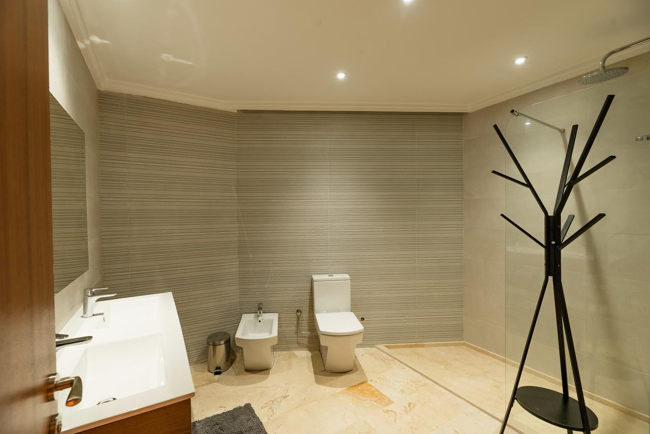 Avenue Suites