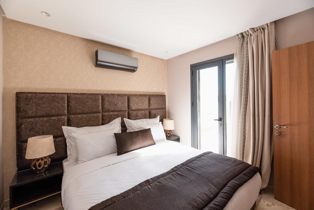 Avenue Suites