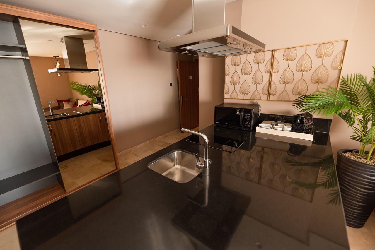 Avenue Suites