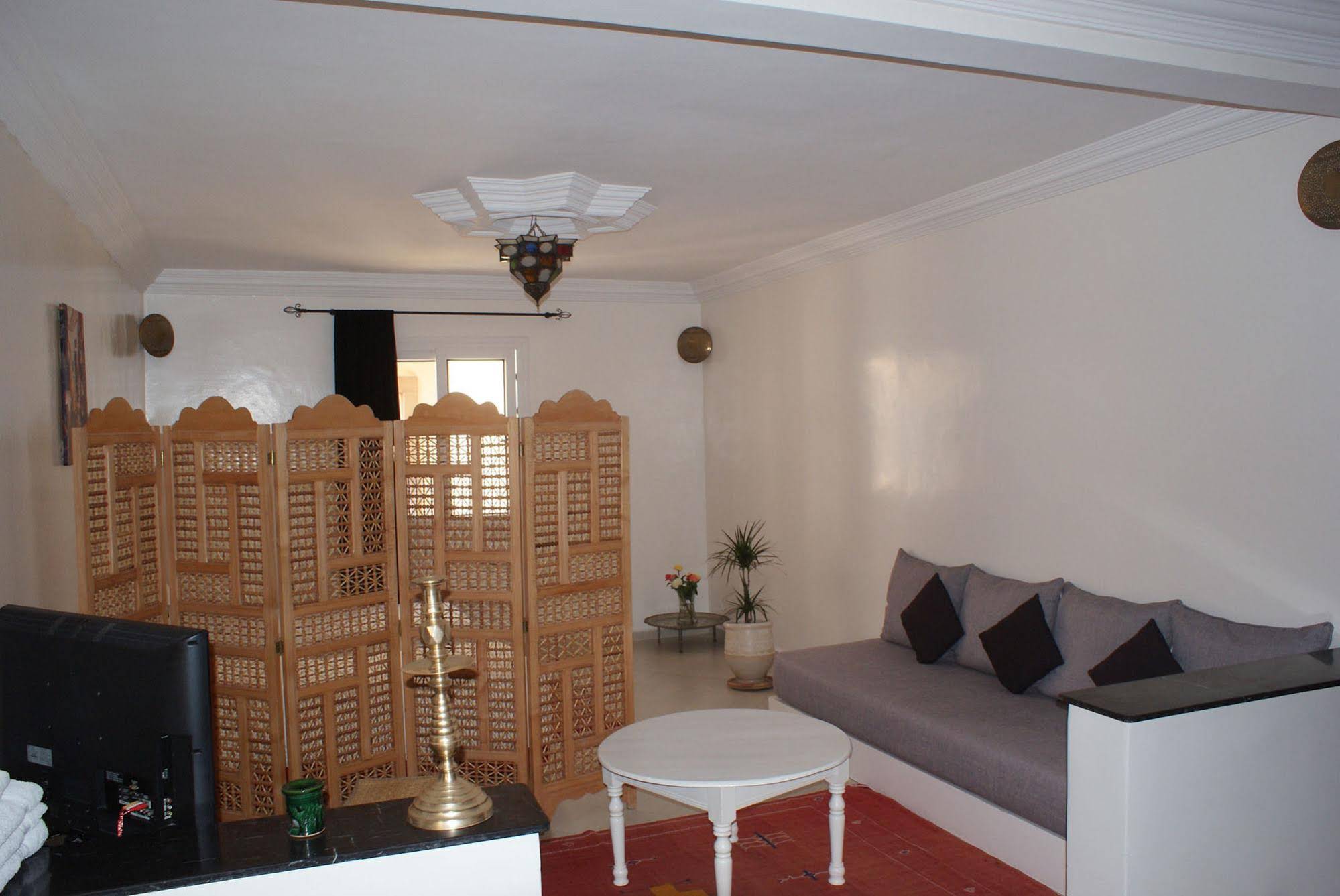 Residence Louzani - Hotel Apartment