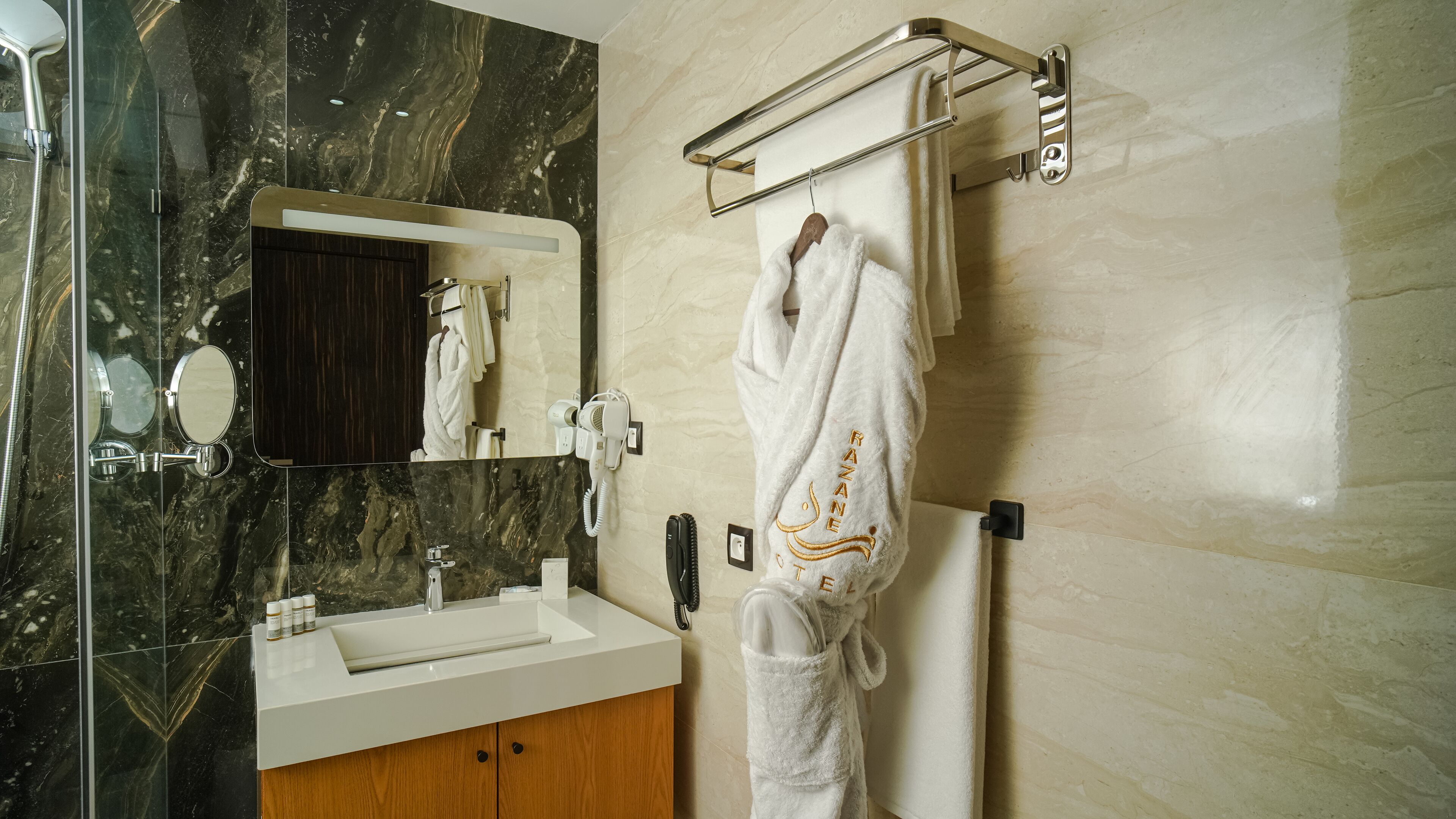 Razane Hotel