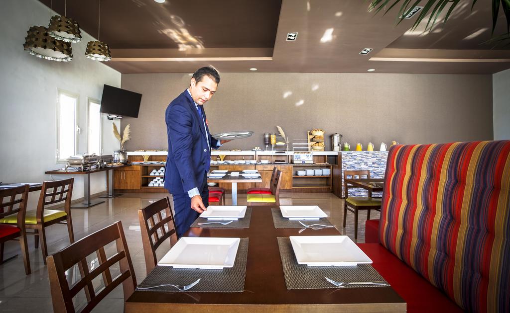Relax Hotel Kenitra