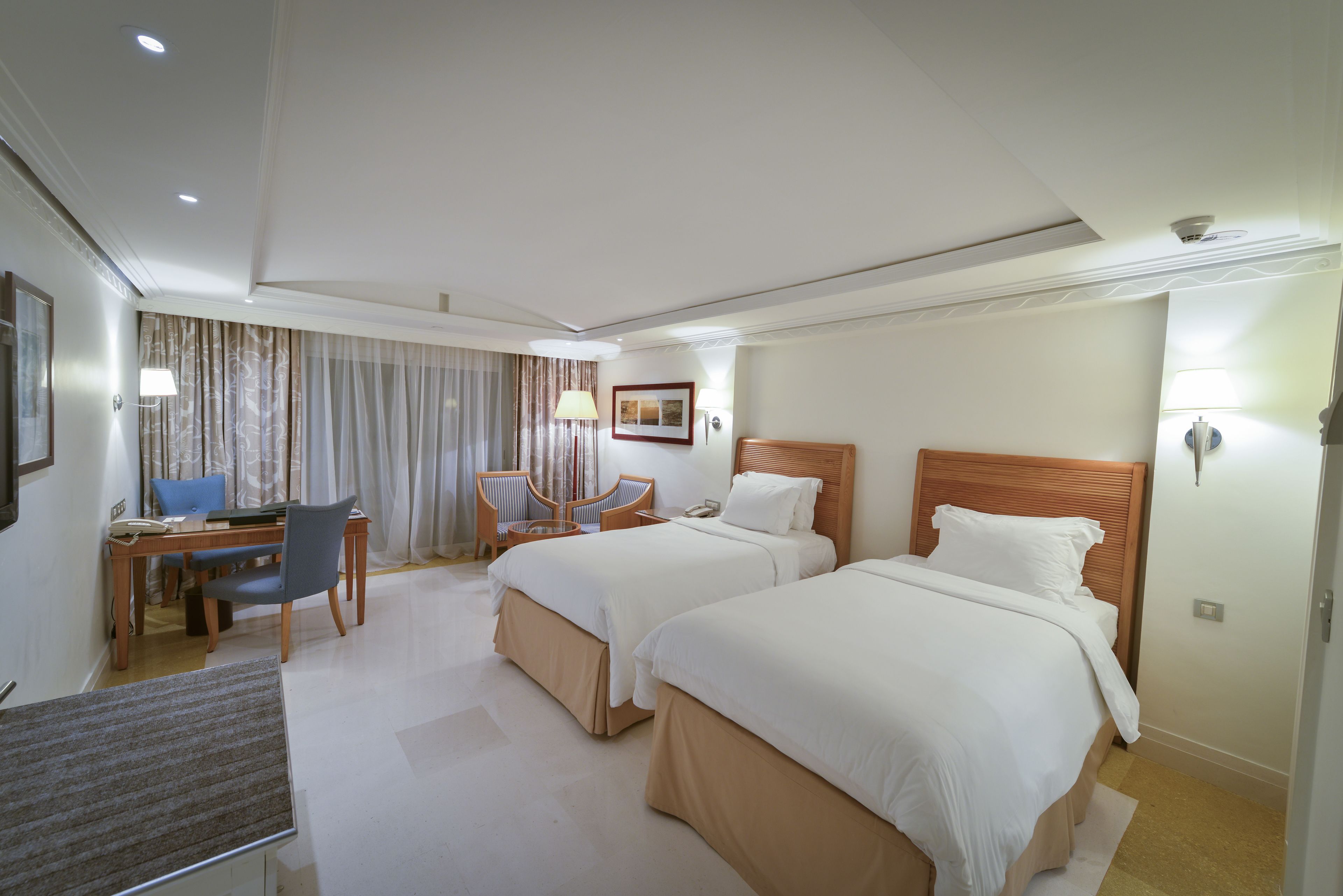 Amphitrite Palace Beach Hotel & Convention Centre