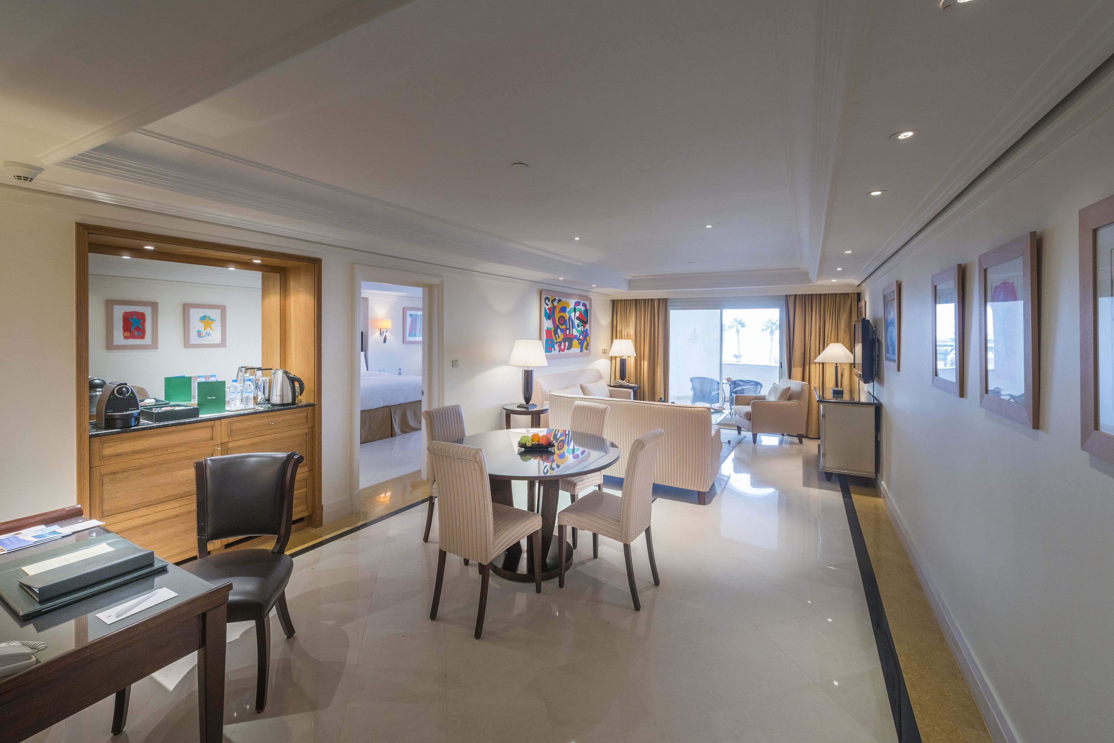 Amphitrite Palace Beach Hotel & Convention Centre