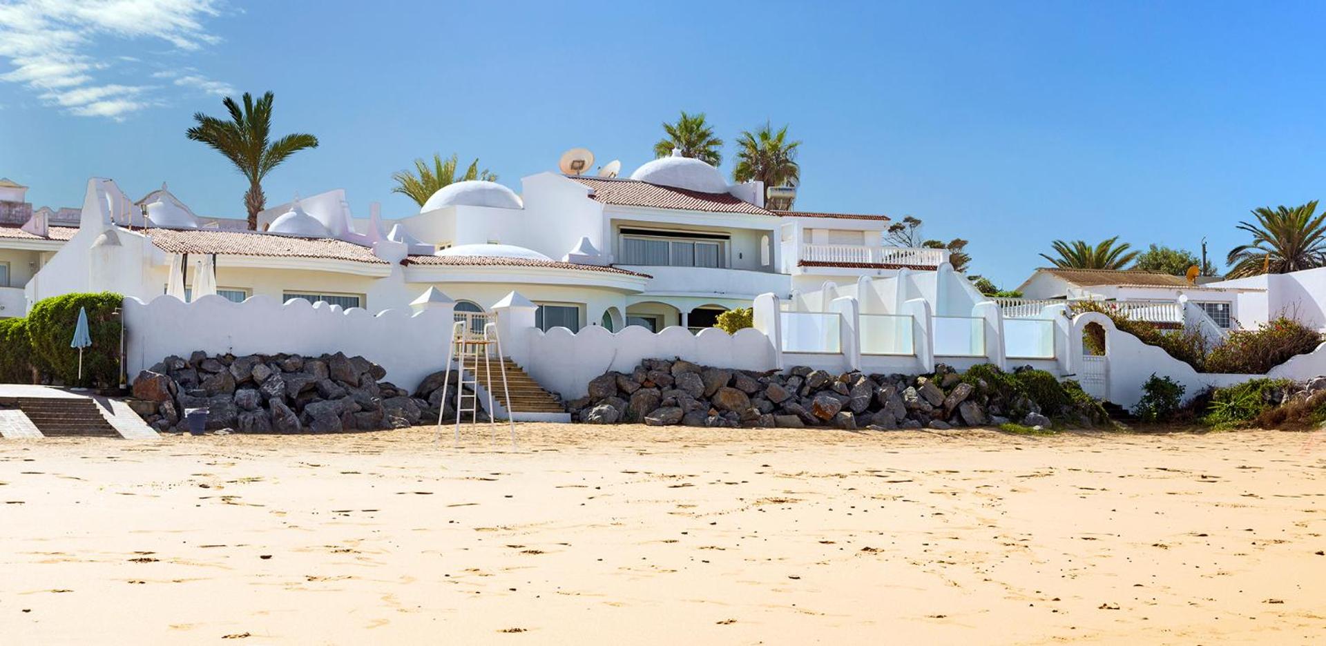 Amphitrite Palace Beach Hotel & Convention Centre