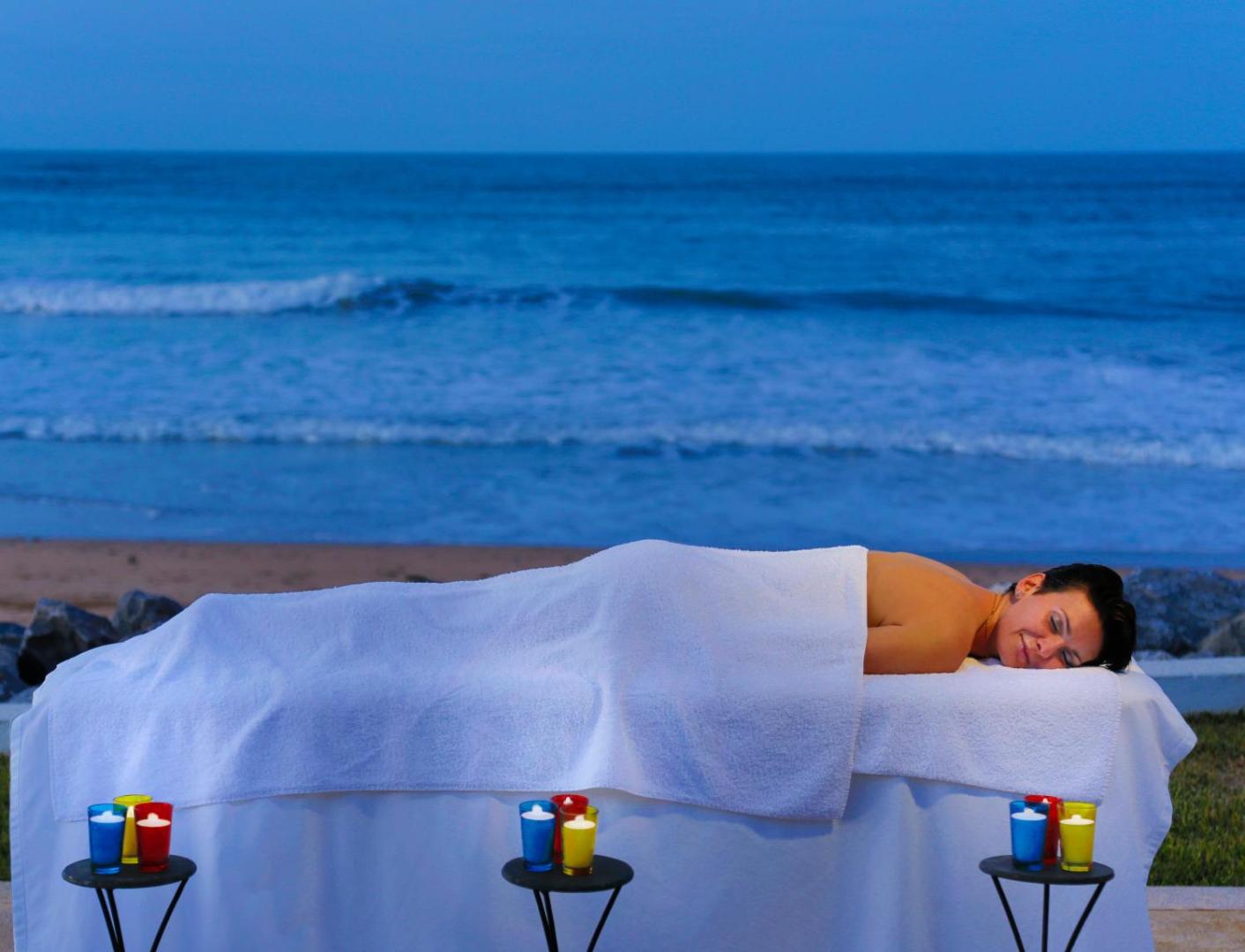 Amphitrite Palace Beach Hotel & Convention Centre