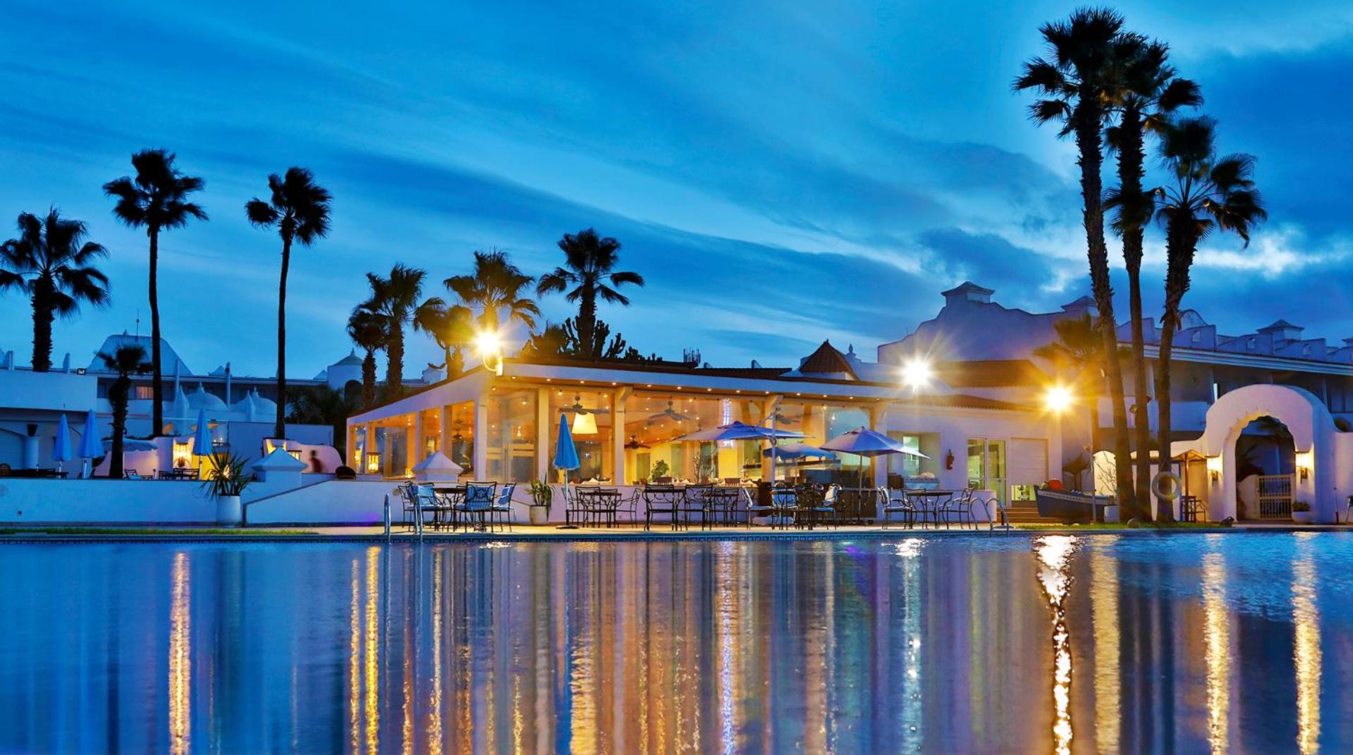 Amphitrite Palace Beach Hotel & Convention Centre