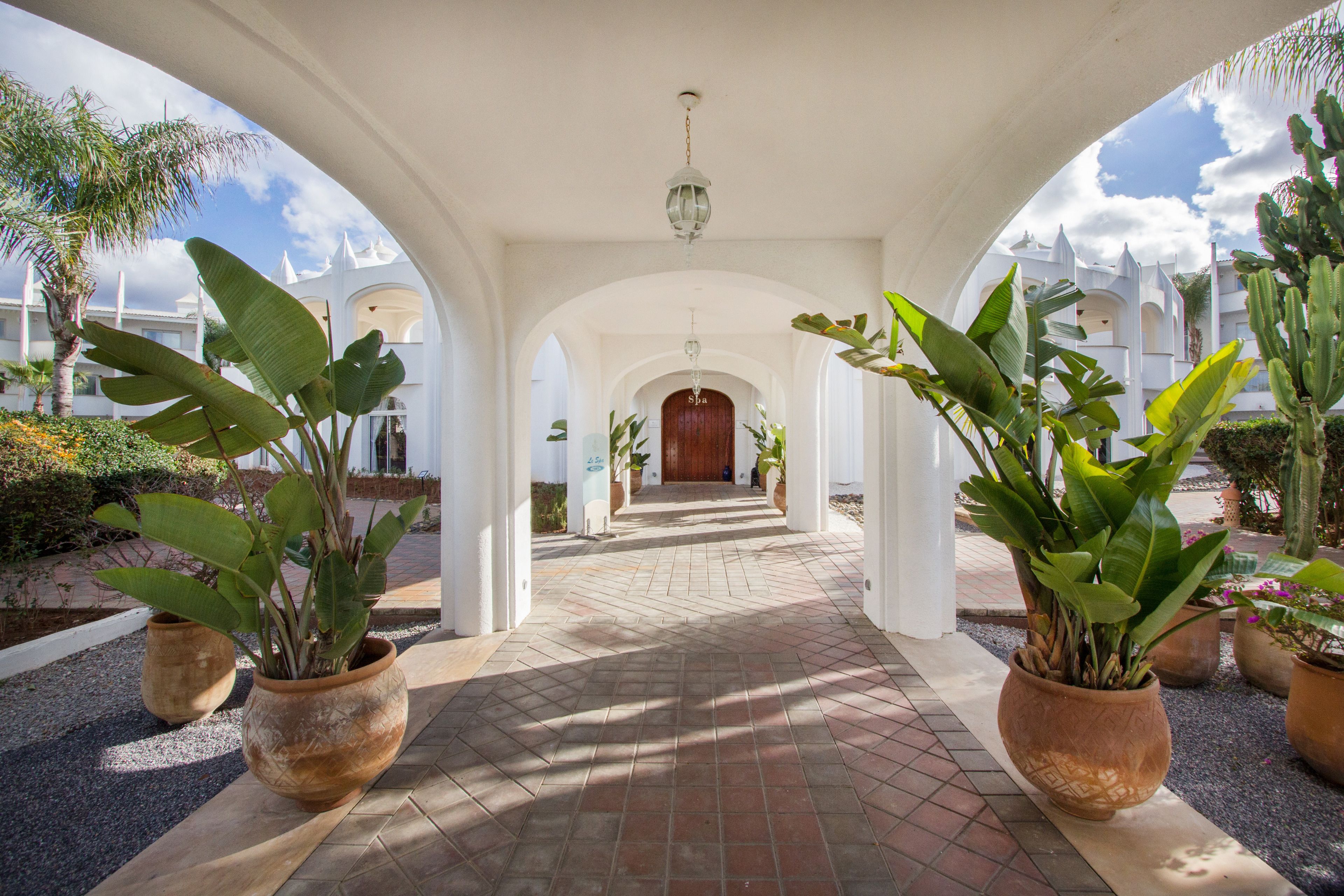 Amphitrite Palace Beach Hotel & Convention Centre