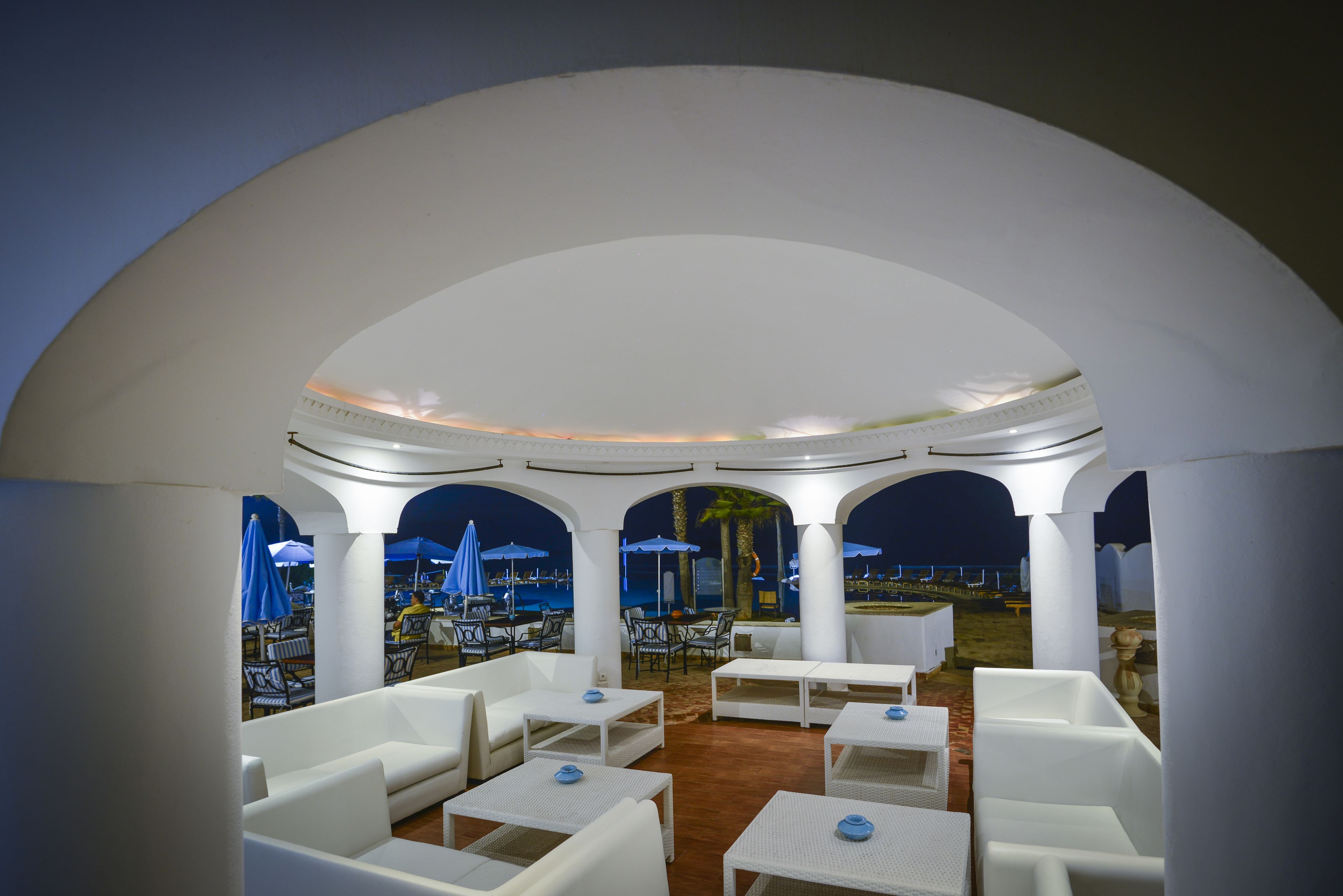 Amphitrite Palace Beach Hotel & Convention Centre