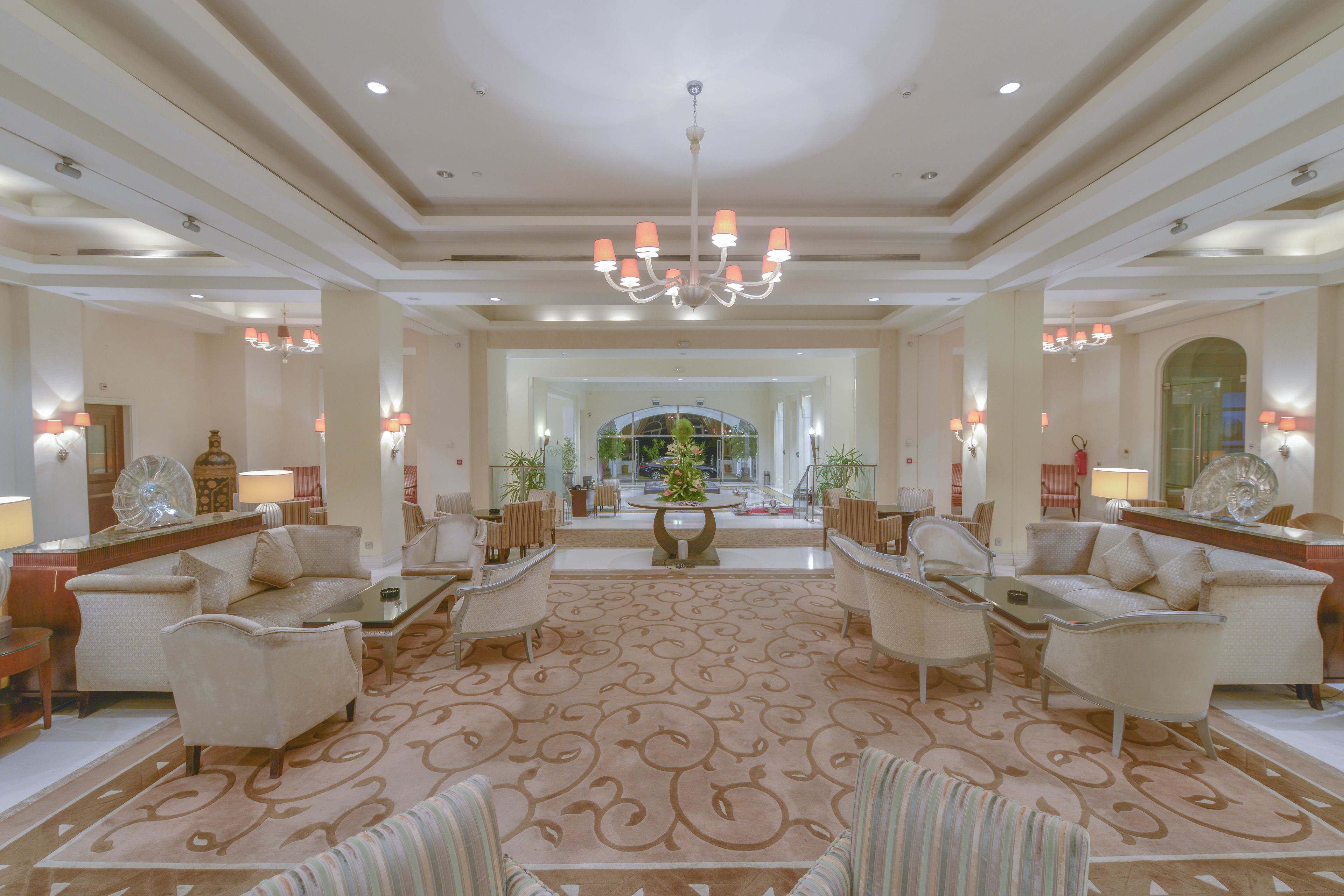 Amphitrite Palace Beach Hotel & Convention Centre