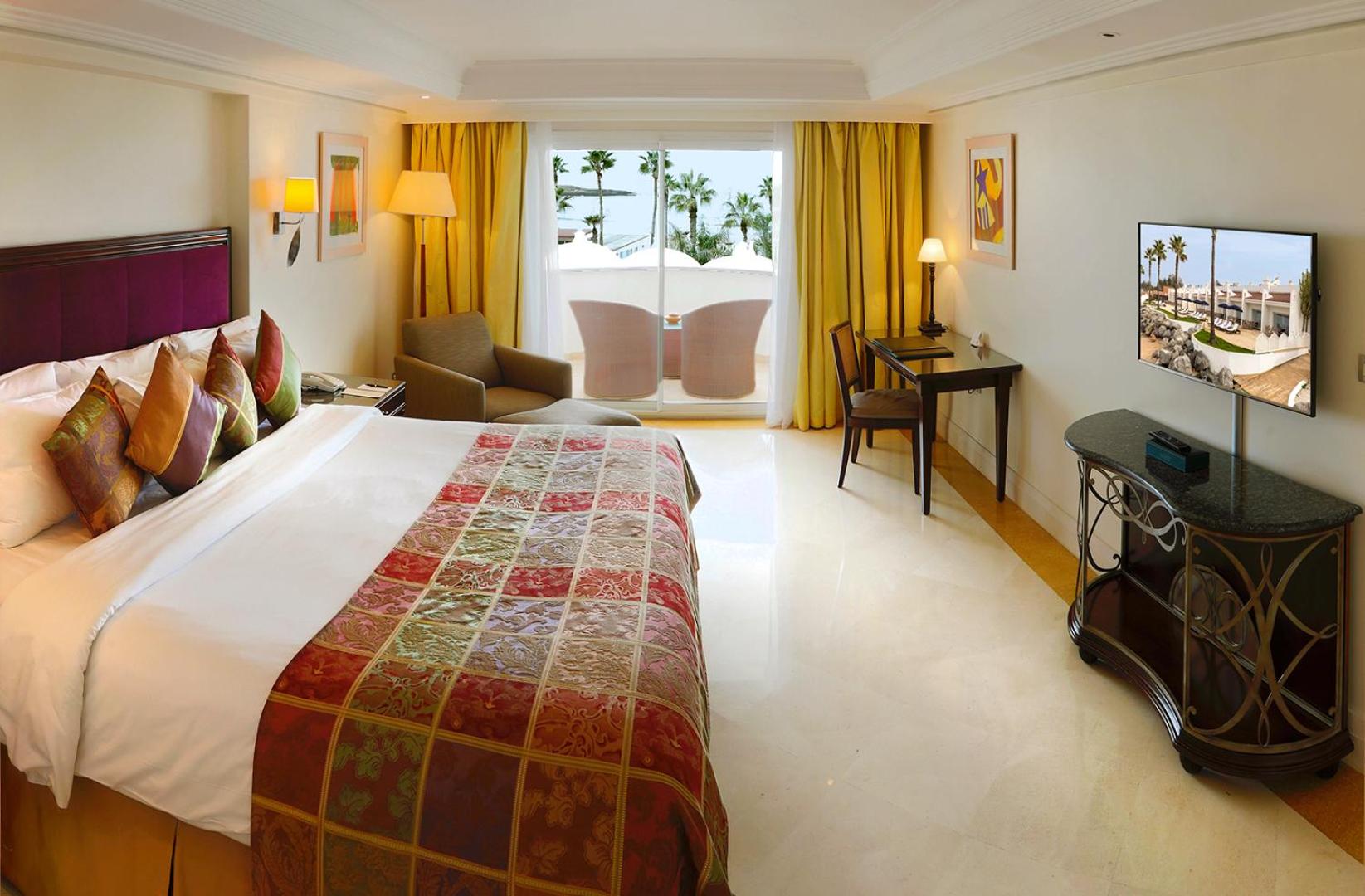 Amphitrite Palace Beach Hotel & Convention Centre