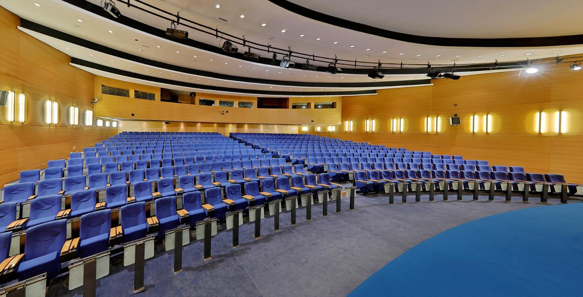 Amphitrite Palace Beach Hotel & Convention Centre