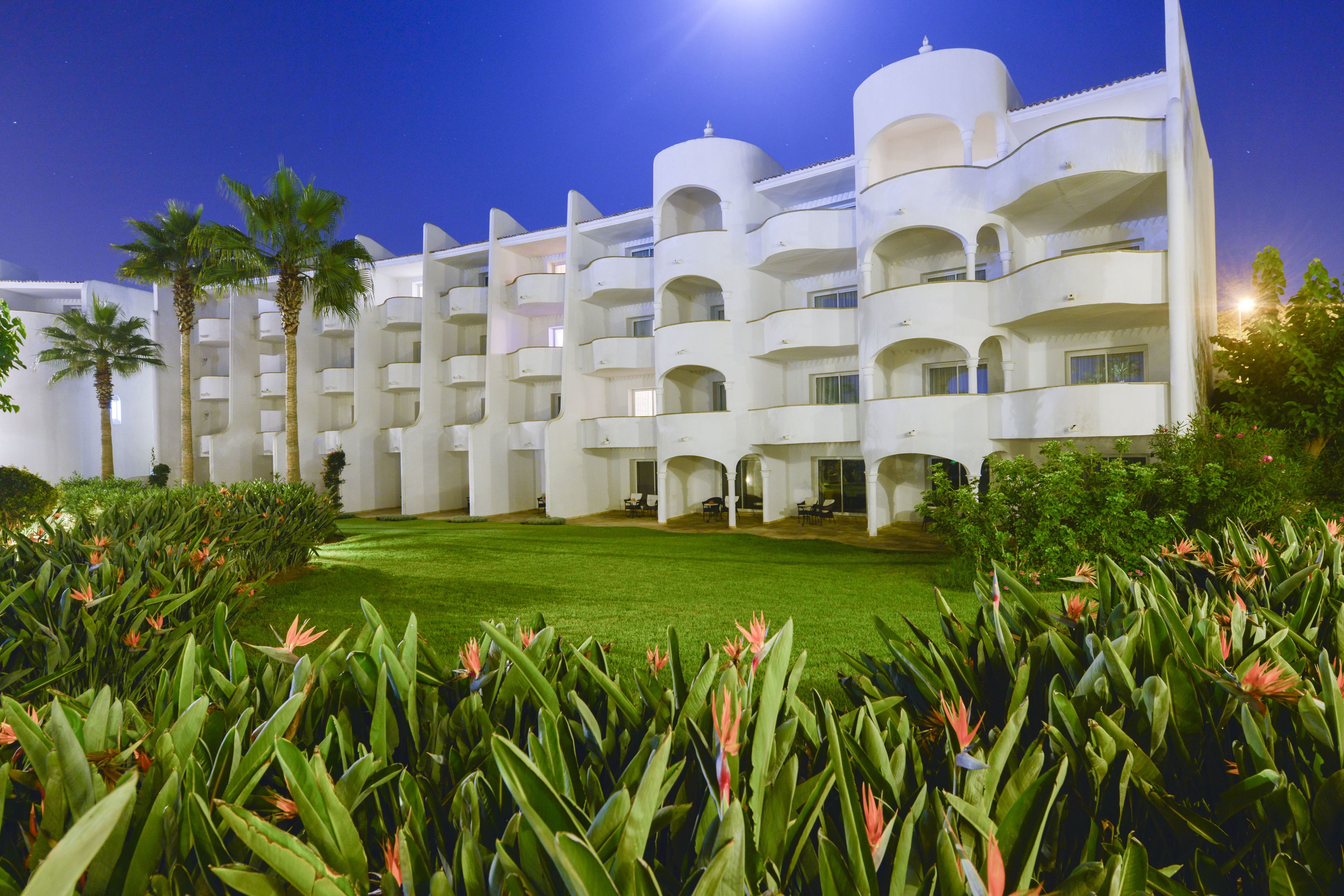 Amphitrite Palace Beach Hotel & Convention Centre