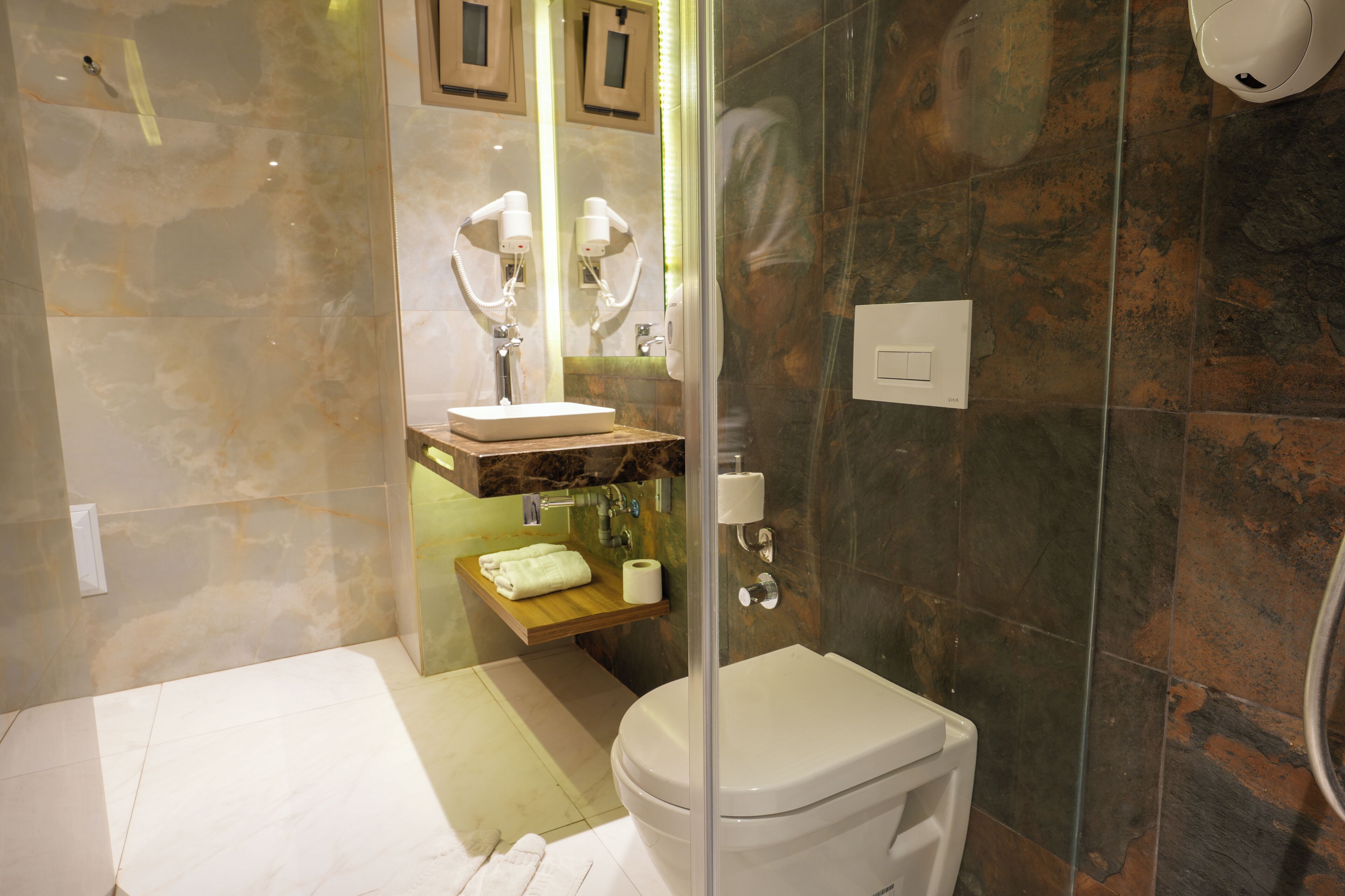First Suites Hotel